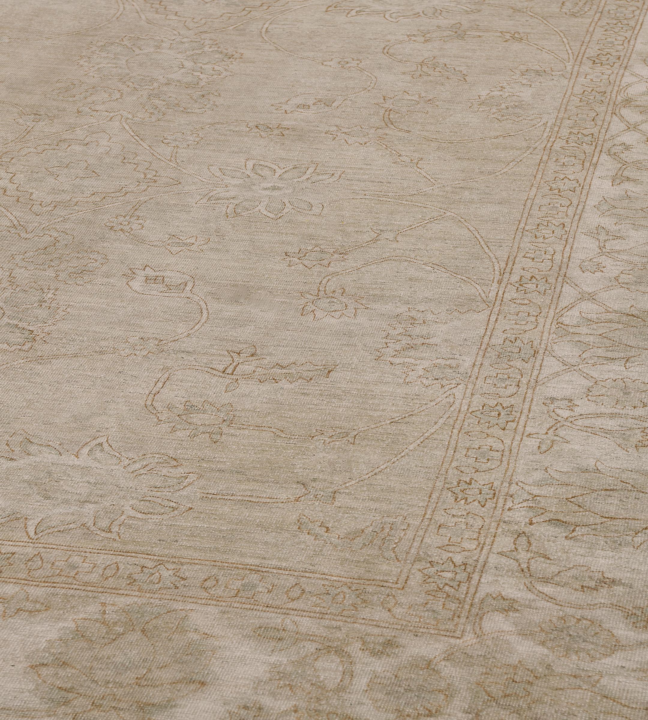 Contemporary Wool New Hand-woven Agra-Inspired Rug For Sale 5