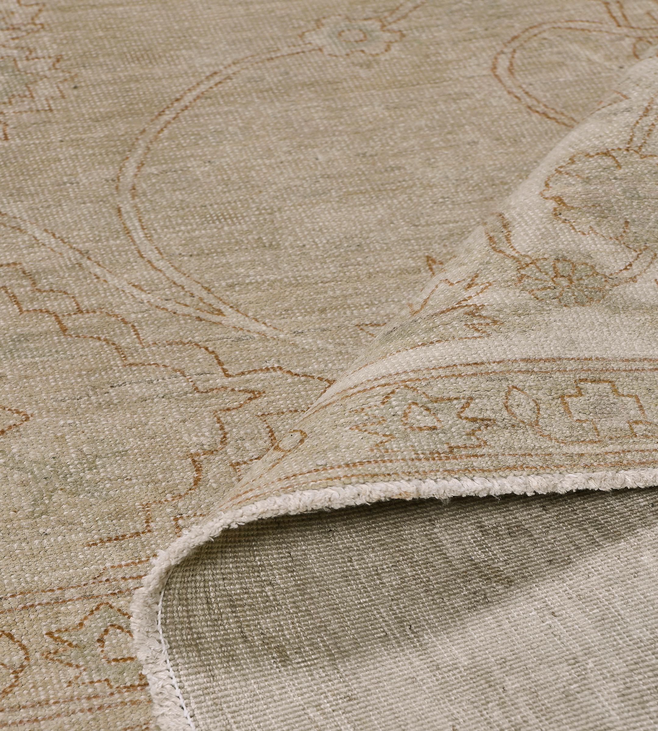 Contemporary Wool New Hand-woven Agra-Inspired Rug For Sale 8