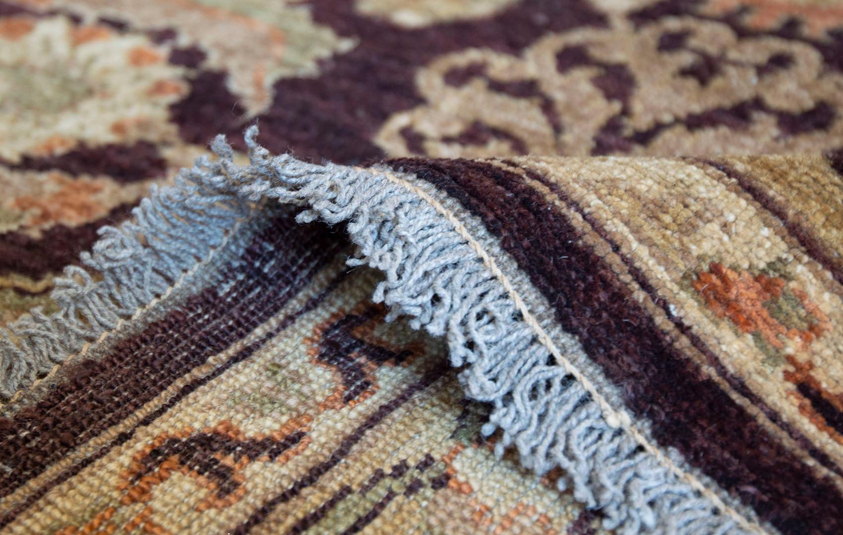 Pakistani New Contemporary Wool Hand-Woven Agra-Inspired Rug For Sale