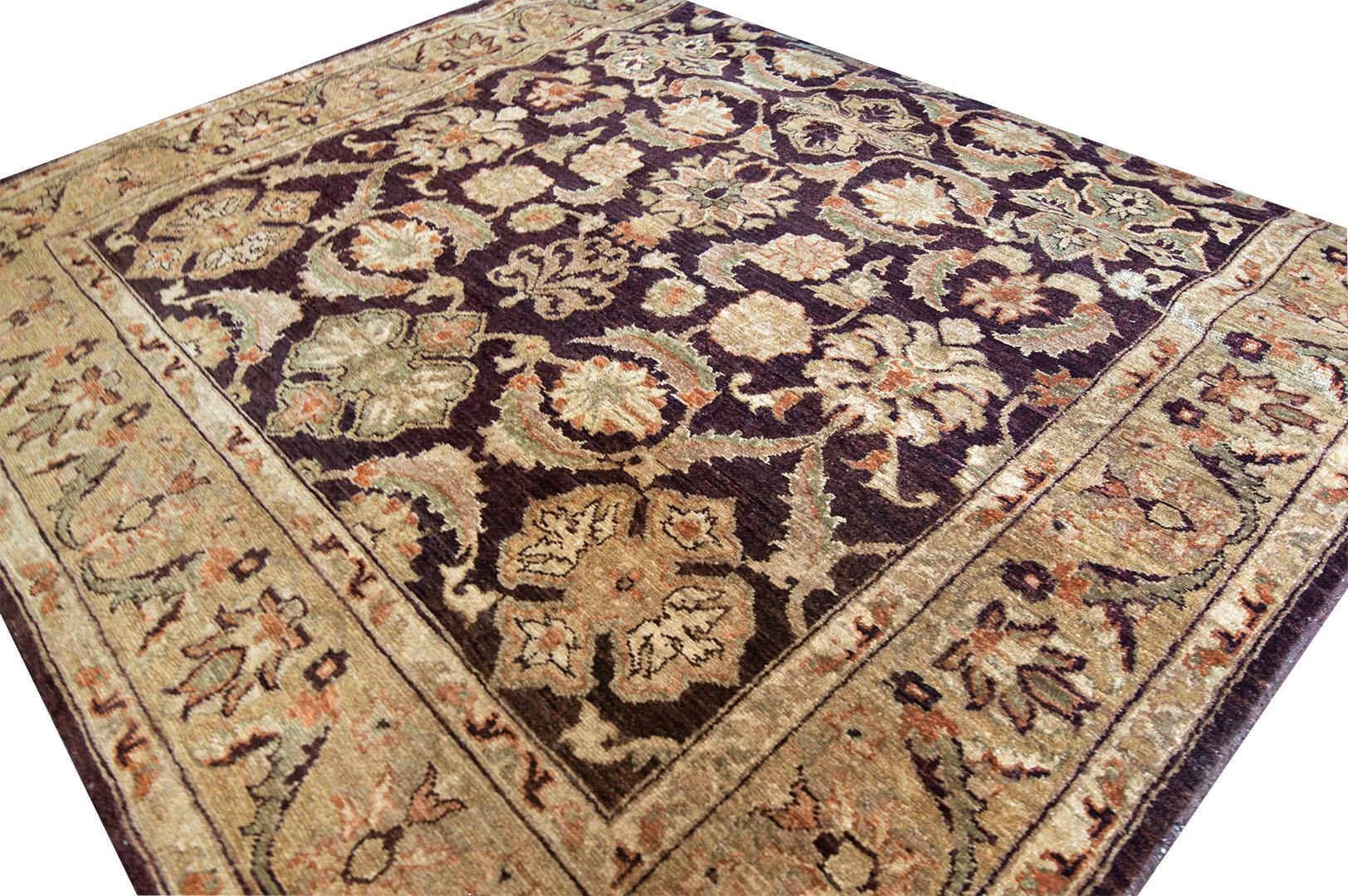 Handgewebter Agra-Teppich im Zustand „Hervorragend“ im Angebot in West Hollywood, CA