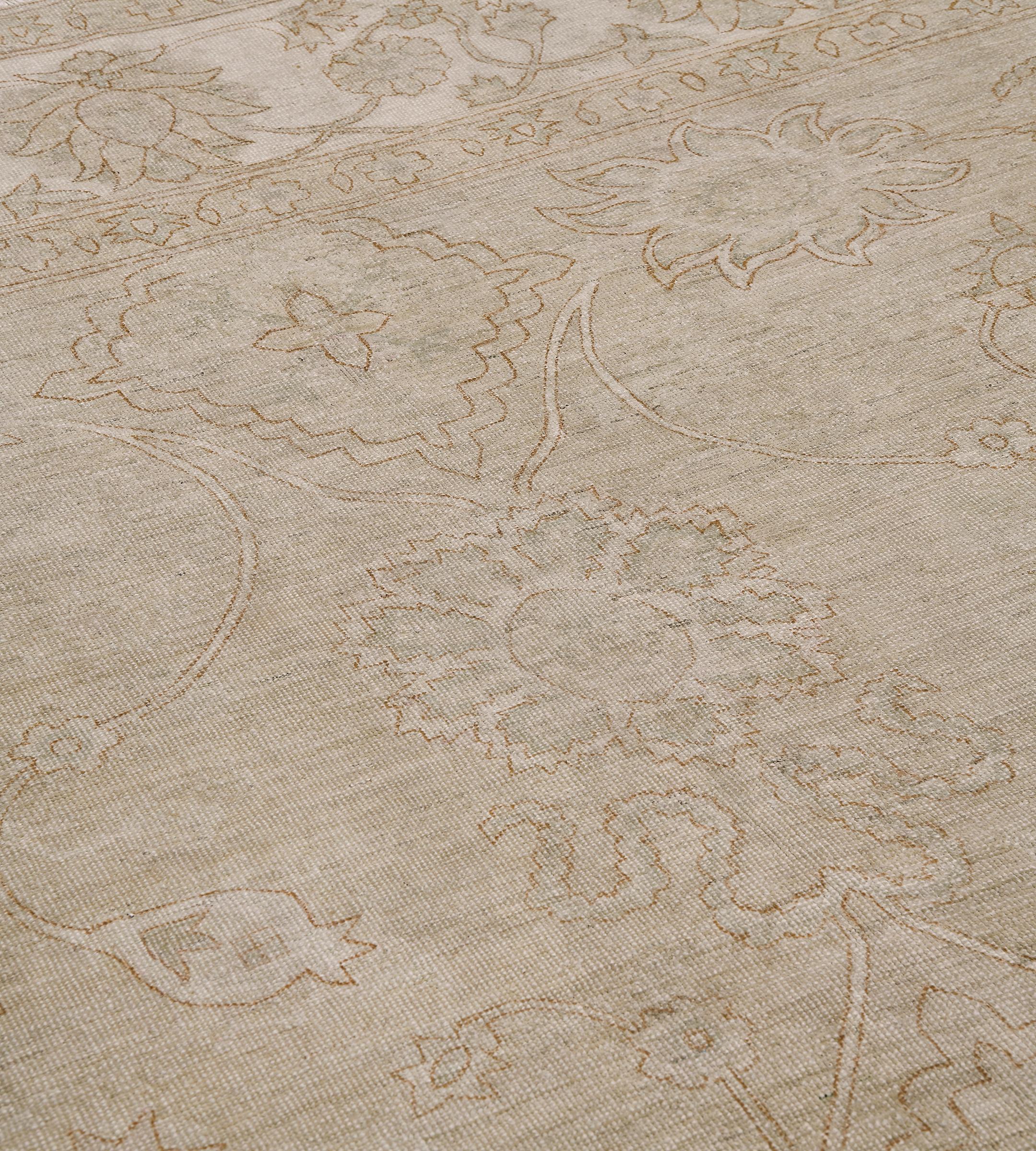 Contemporary Wool New Hand-woven Agra-Inspired Rug For Sale 2