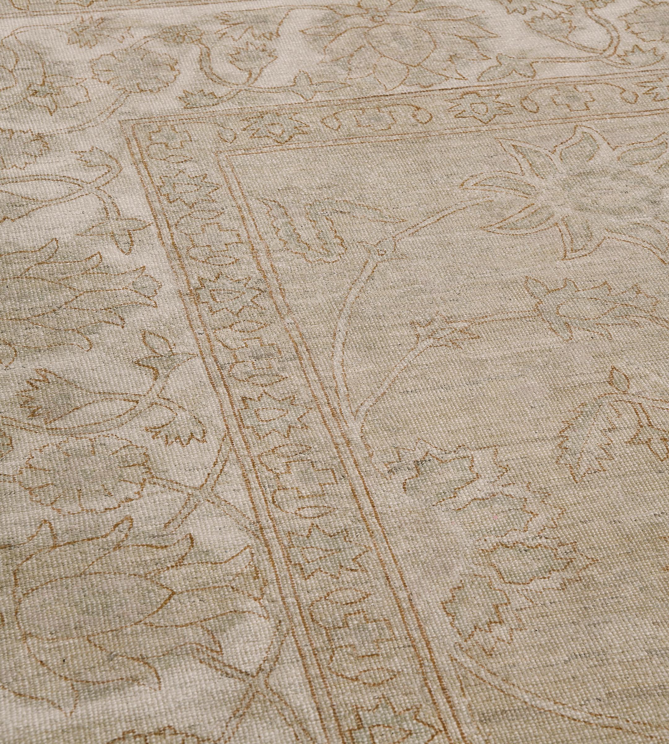 Contemporary Wool New Hand-woven Agra-Inspired Rug For Sale 3