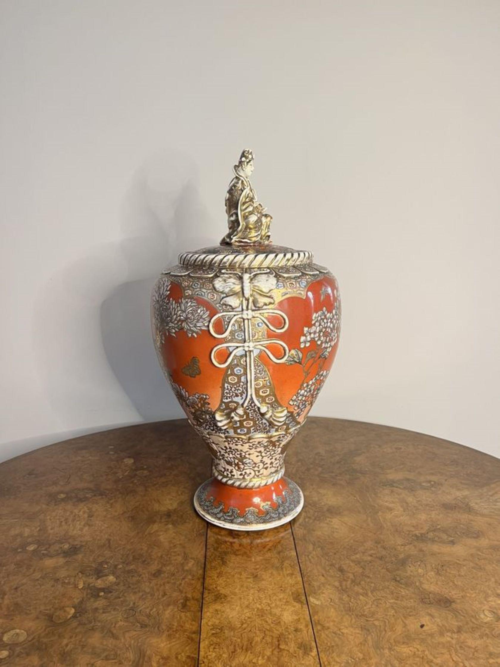 Quality large antique Japanese satsuma lidded vase, having a fantastic large antique satsuma vase decorated with flowers, trees and insects with gilt detail, raised on a circular base, having a removable lid with a figural finale (figure has had a