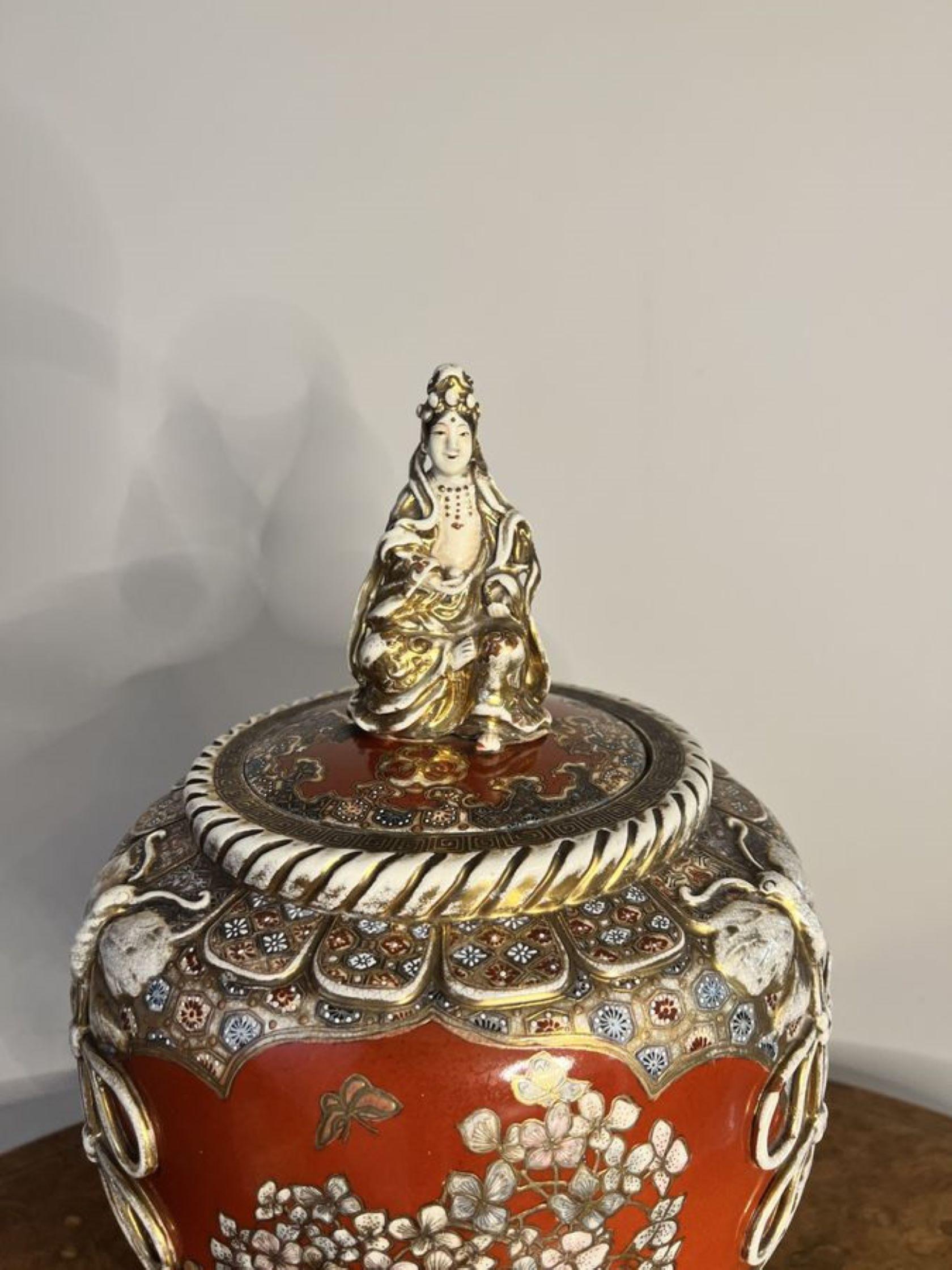 Quality large antique Japanese satsuma lidded vase In Good Condition For Sale In Ipswich, GB
