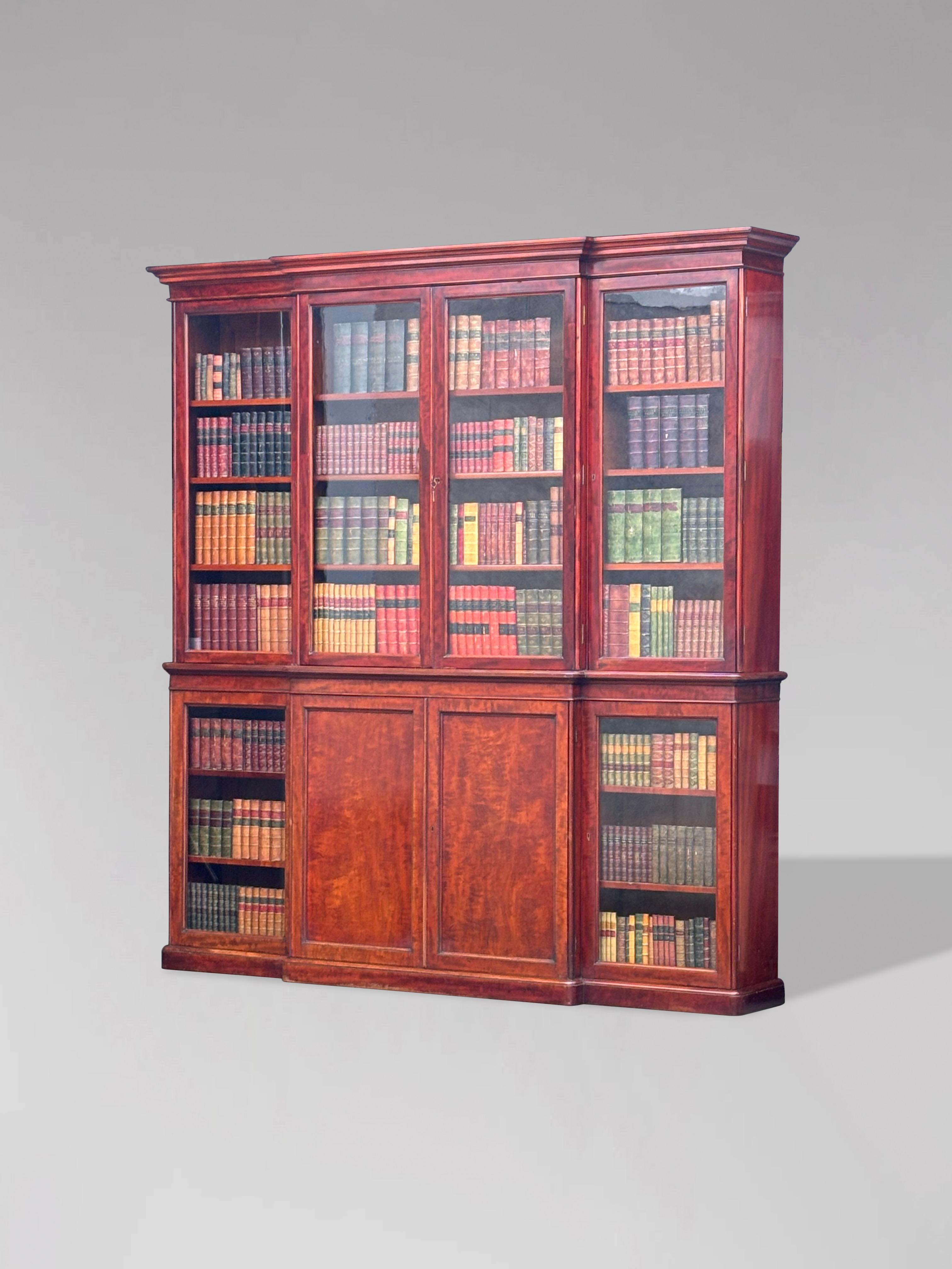 Libreria di qualità della metà del XIX secolo, in mogano, con ante a ribalta in vendita 5