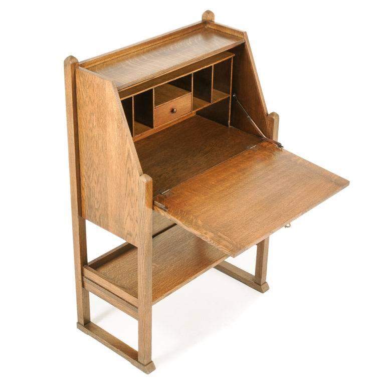 desk for arts and crafts