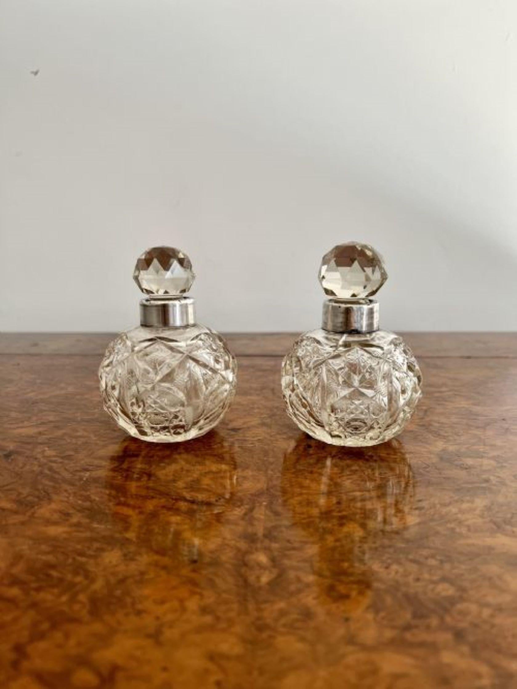 Quality pair of antique Edwardian silver collar & cut glass scent bottles  In Good Condition For Sale In Ipswich, GB