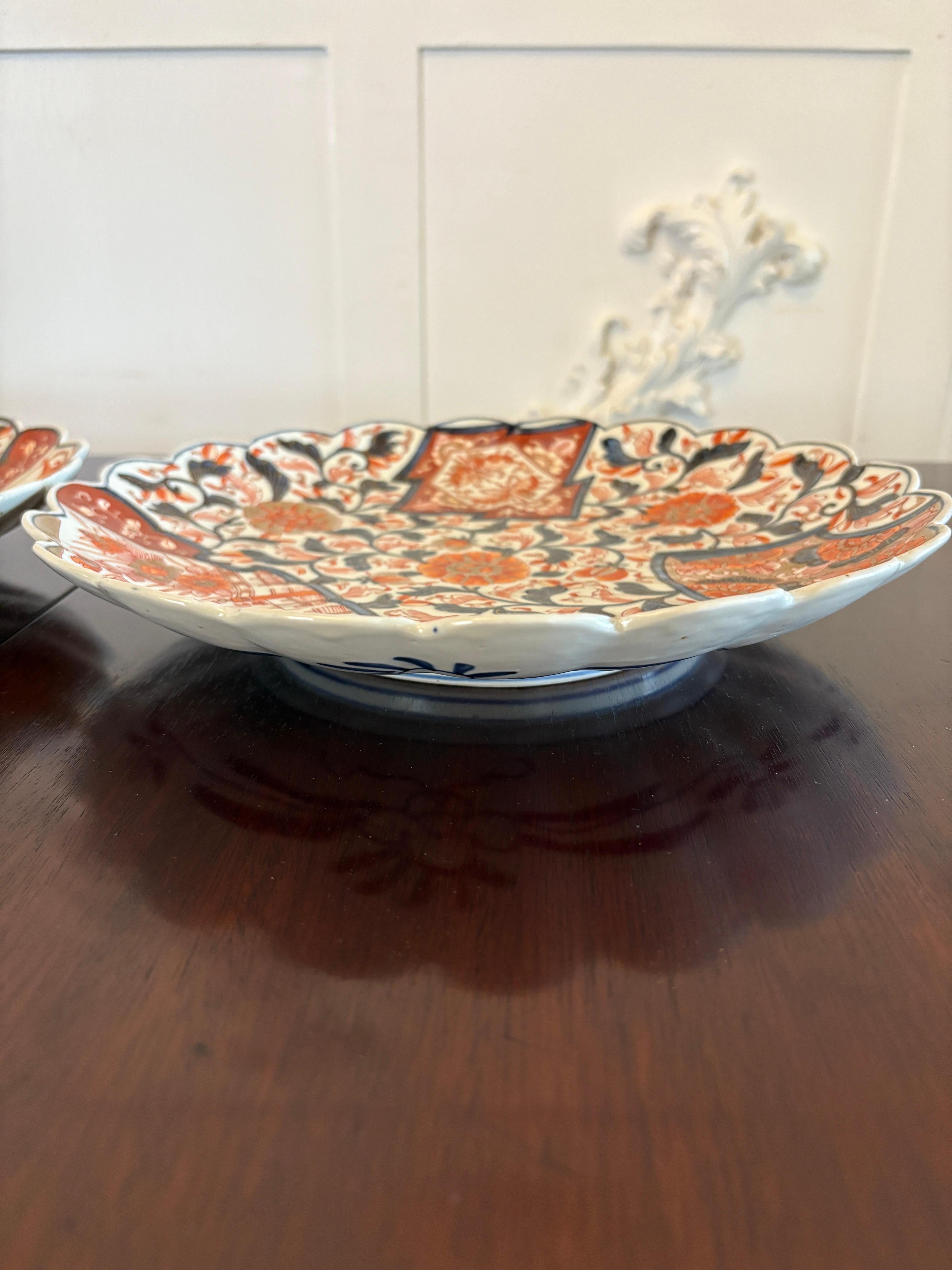 Quality Pair of Antique Japanese Hand Painted Imari Plates For Sale 5