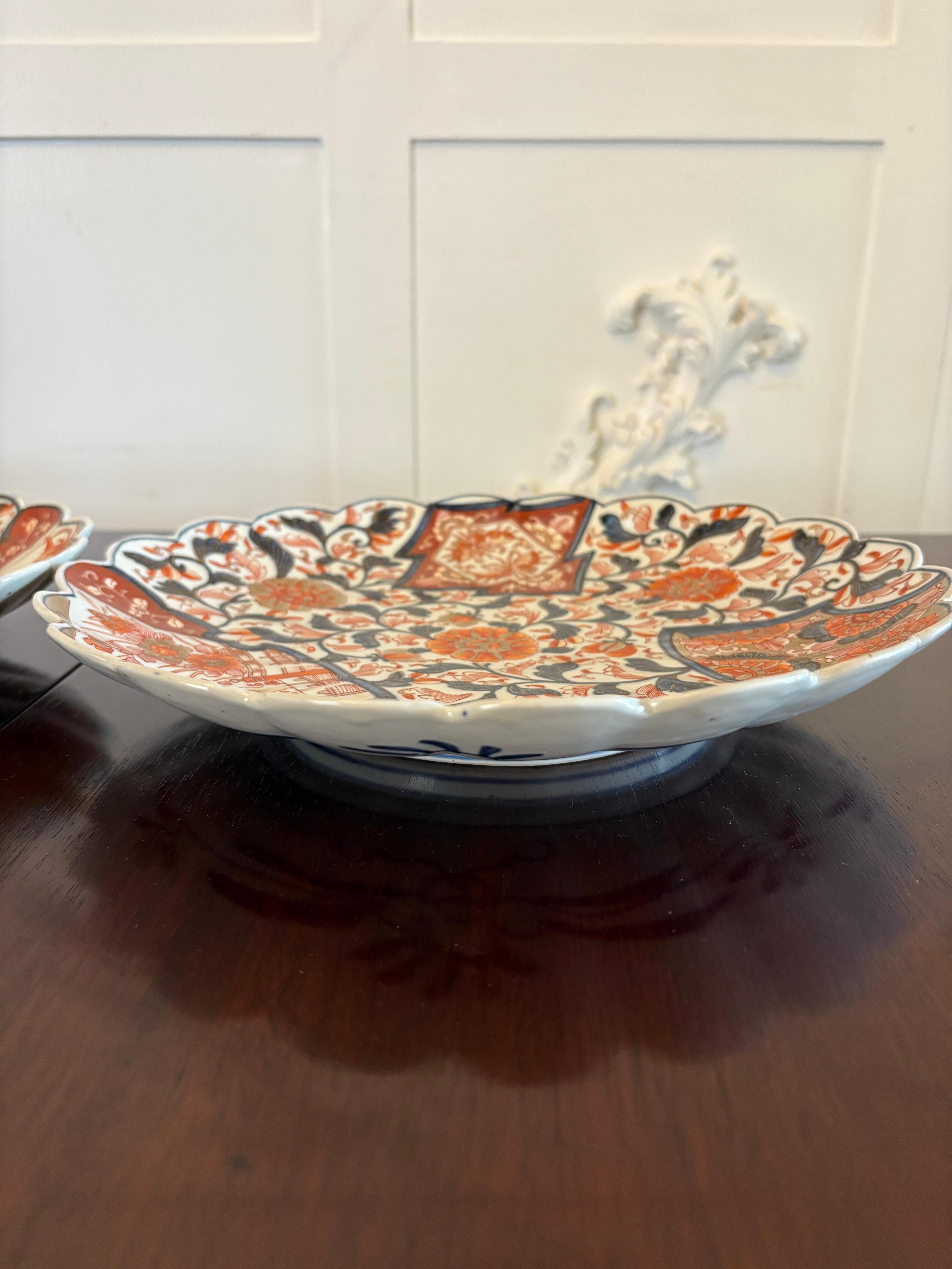 Quality Pair of Antique Japanese Hand Painted Imari Plates For Sale 7