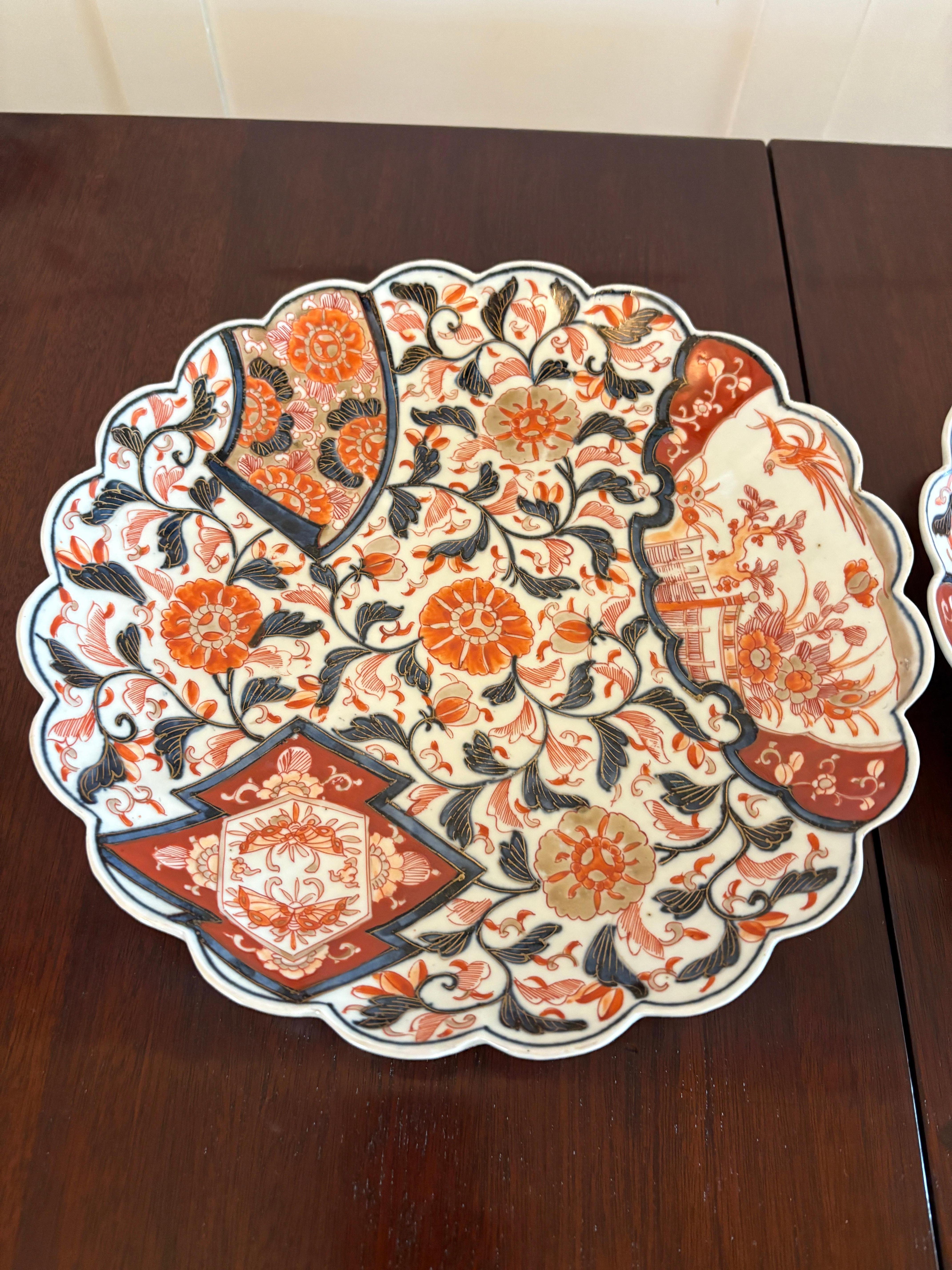 Quality Pair of Antique Japanese Hand Painted Imari Plates For Sale 8
