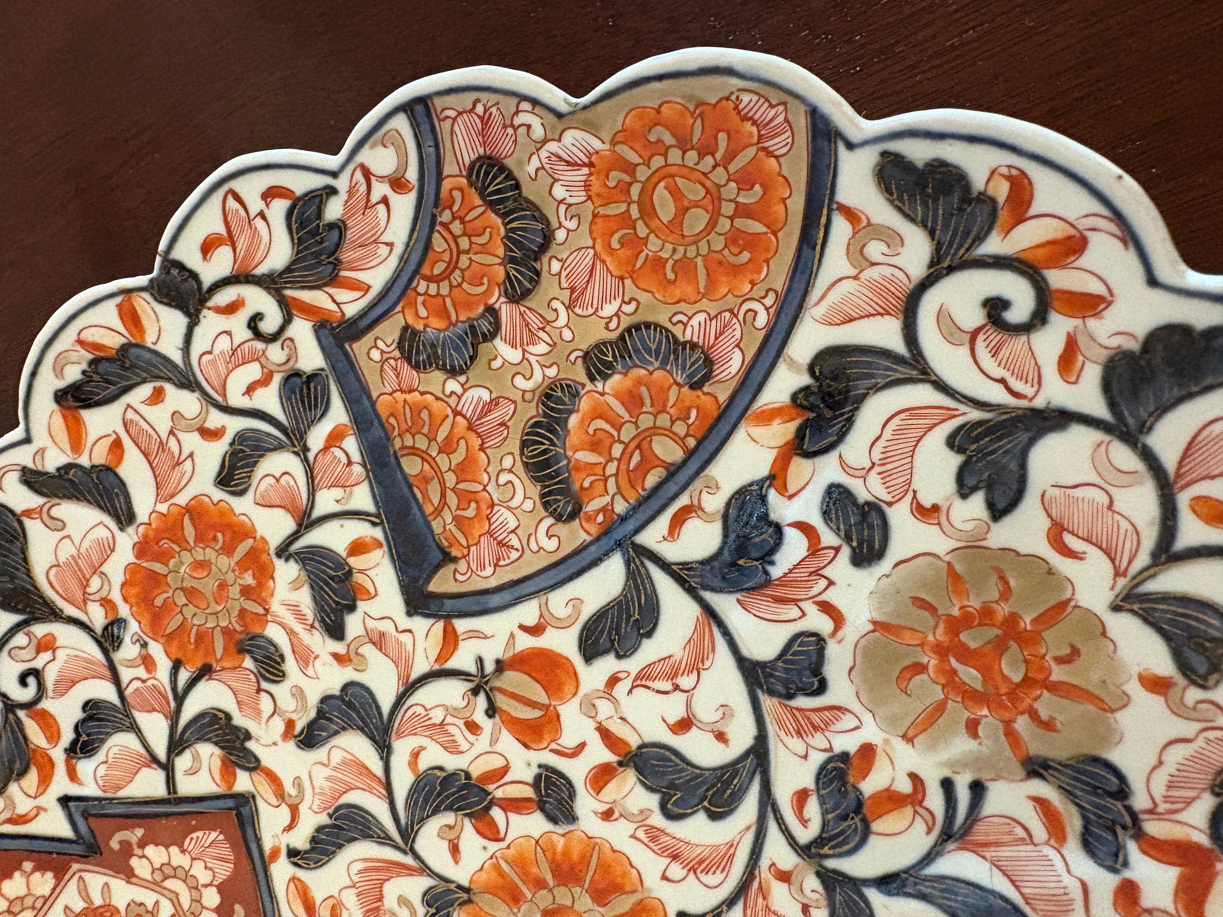 Quality Pair of Antique Japanese Hand Painted Imari Plates For Sale 1