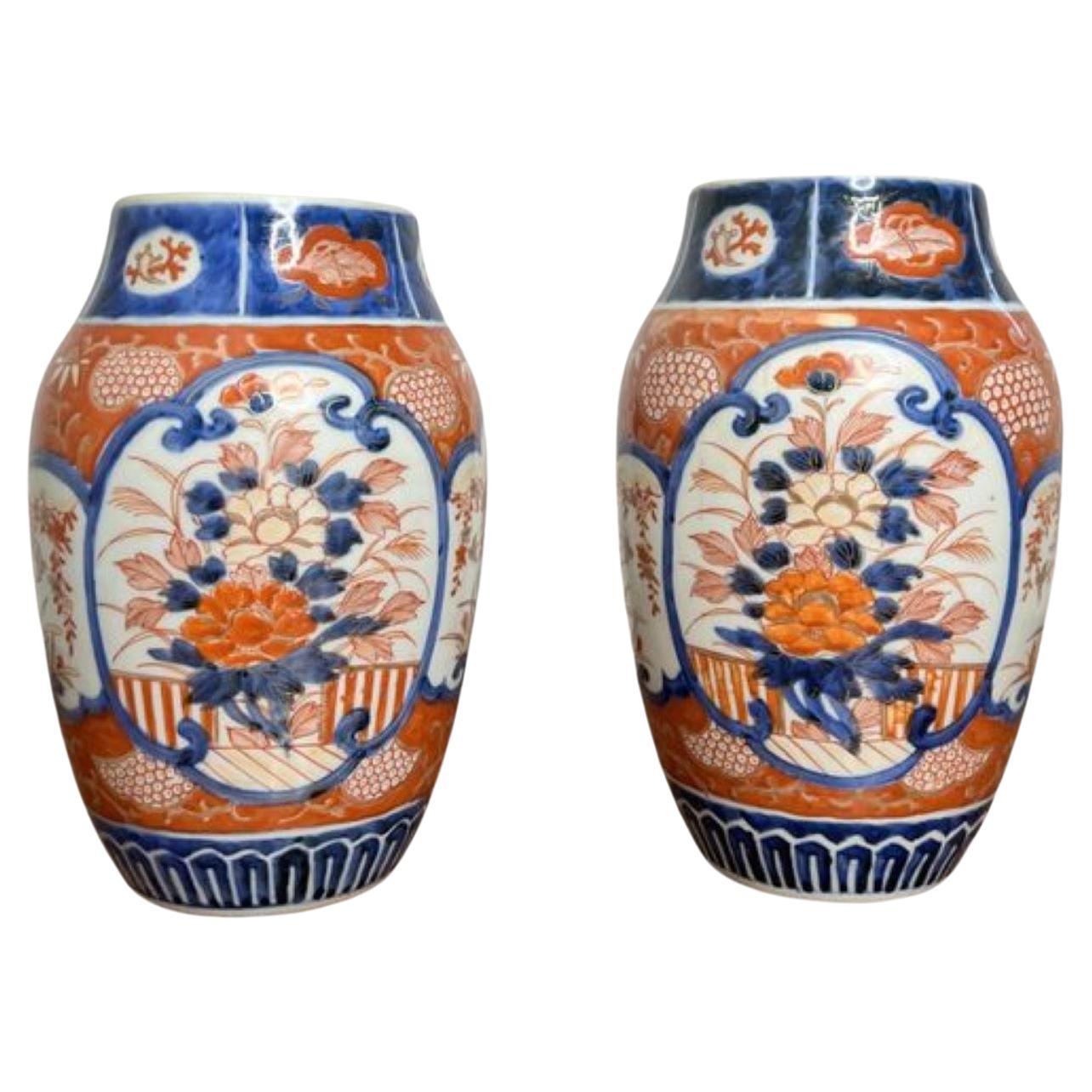 Paire de vases imari japonais anciens de qualité 
