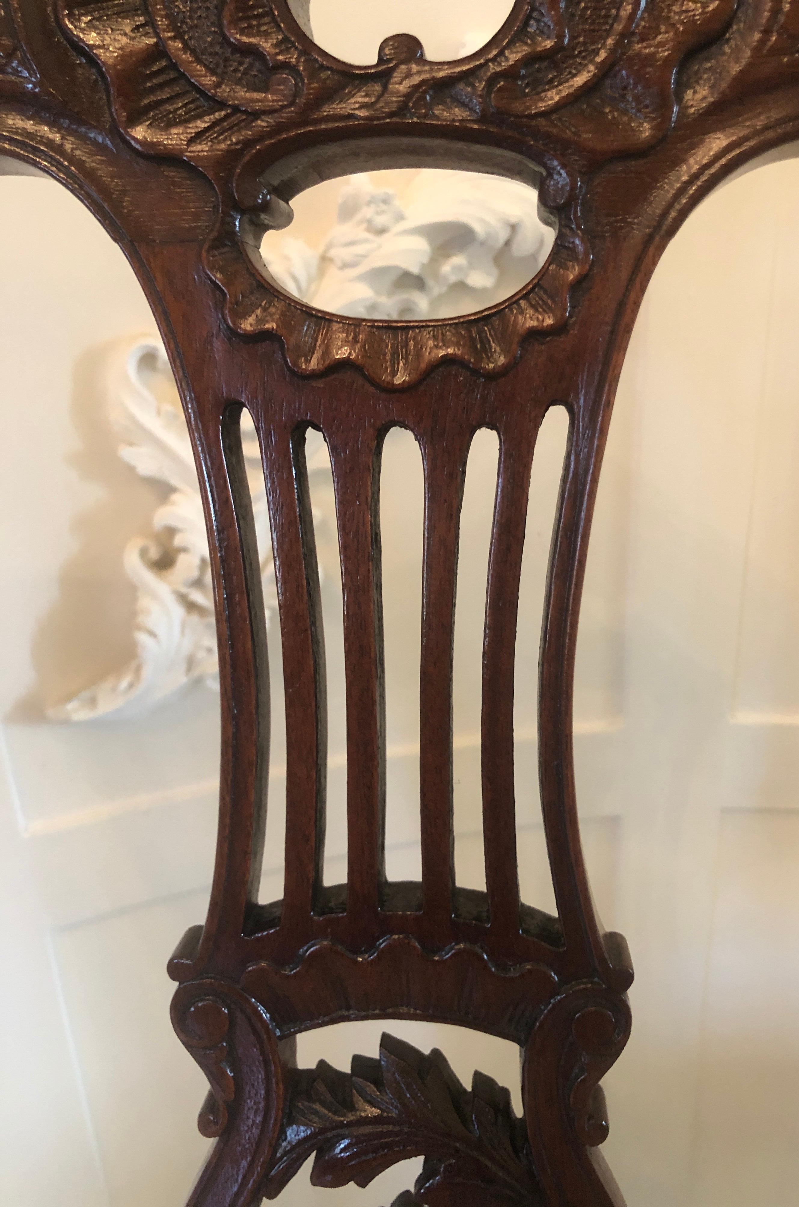 English Quality Pair of Antique Mahogany Side Chairs For Sale