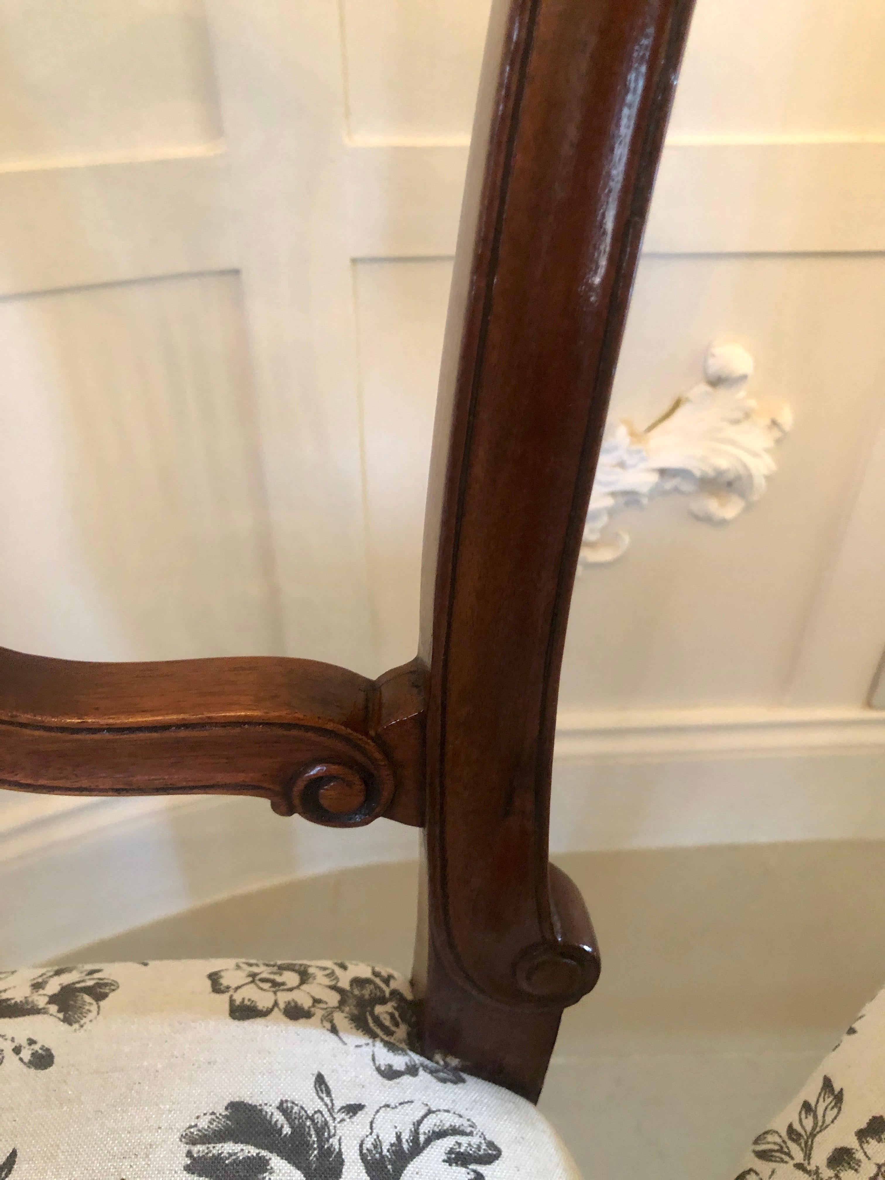 Other Quality Pair of Antique Mahogany Side Chairs For Sale