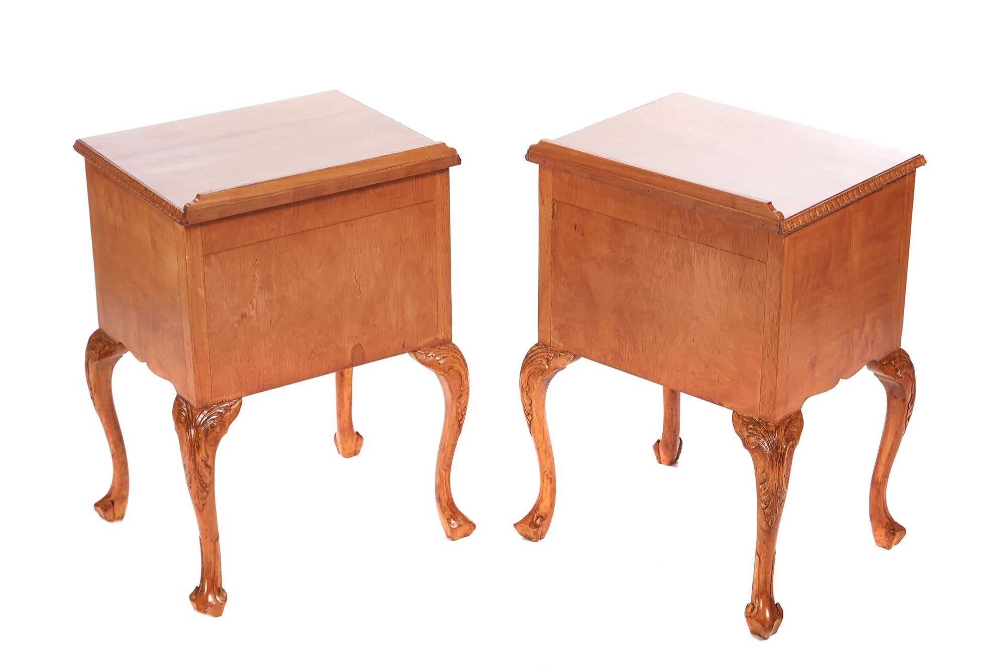 Georgian Quality Pair of Antique Maple Bedside Cabinets