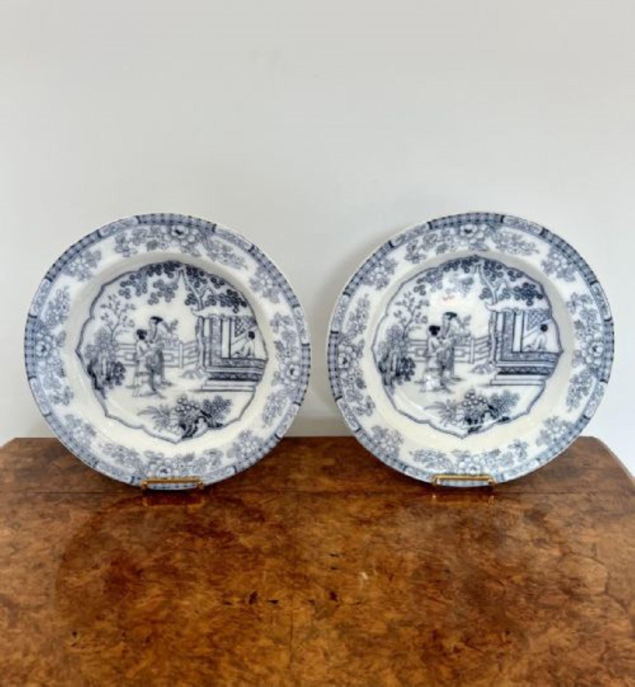 Paar antike viktorianische blau-weiße Tafeln in Qualität (Viktorianisch) im Angebot