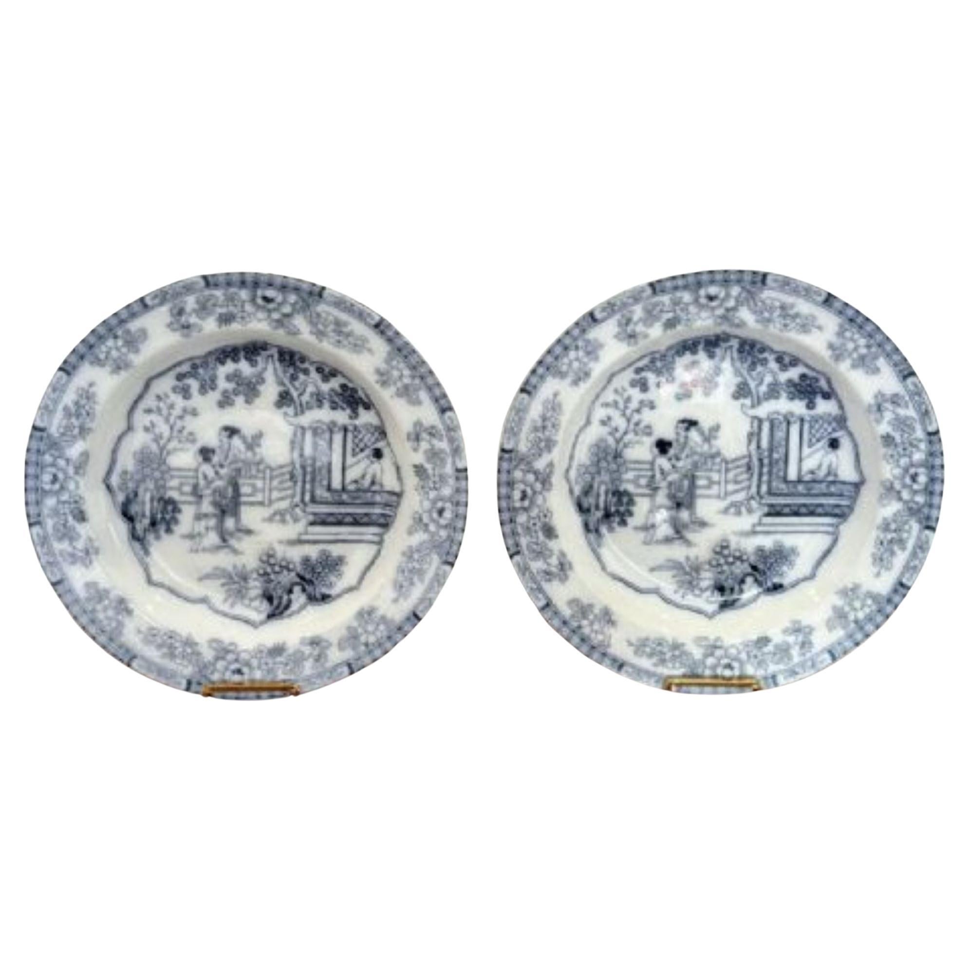 Quality pair of antique Victorian blue and white plates For Sale