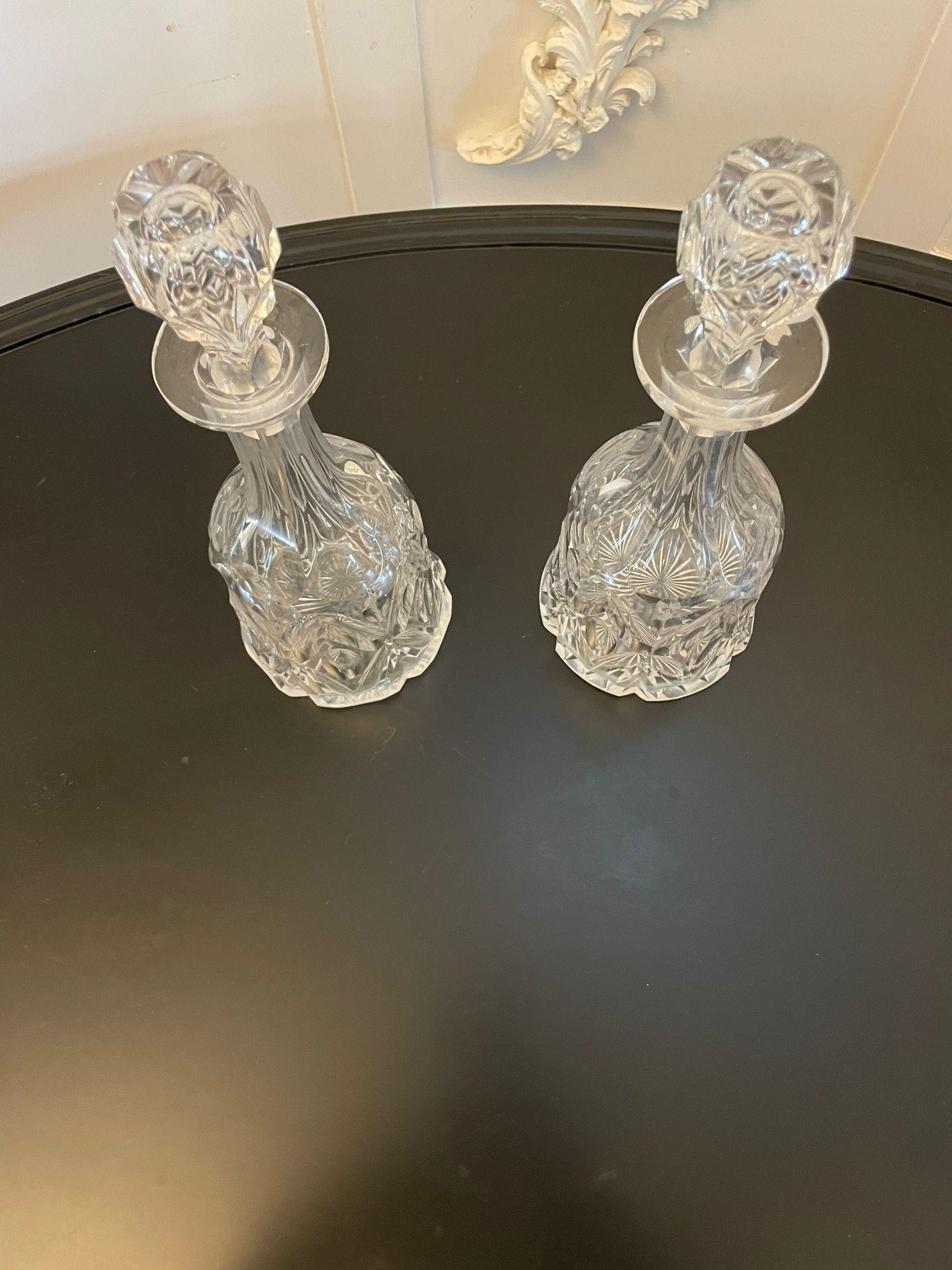 Quality Pair Of Antique Victorian Cut Glass Decanters  In Good Condition For Sale In Suffolk, GB