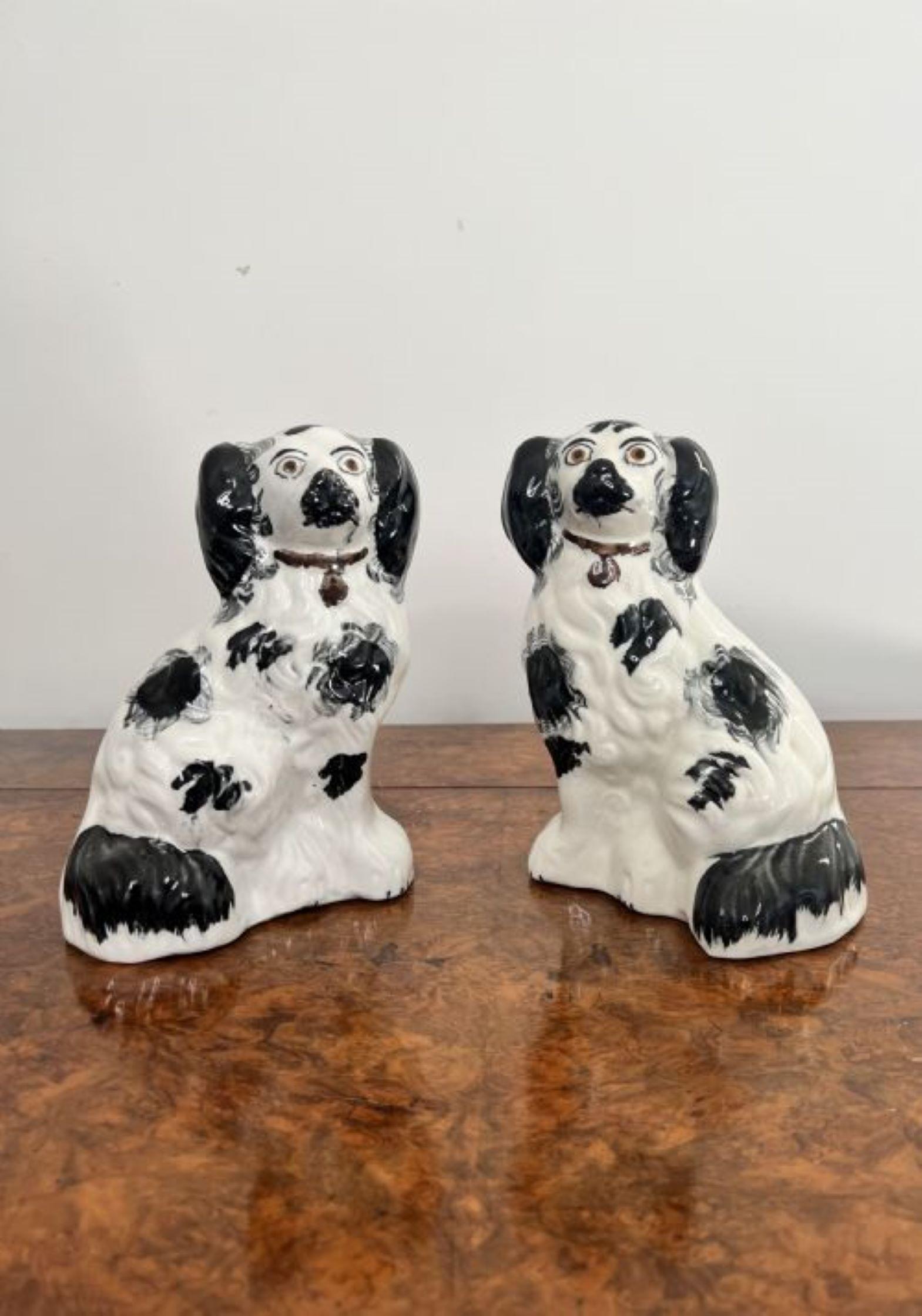 Quality pair of antique Victorian miniature Staffordshire dogs  In Good Condition For Sale In Ipswich, GB