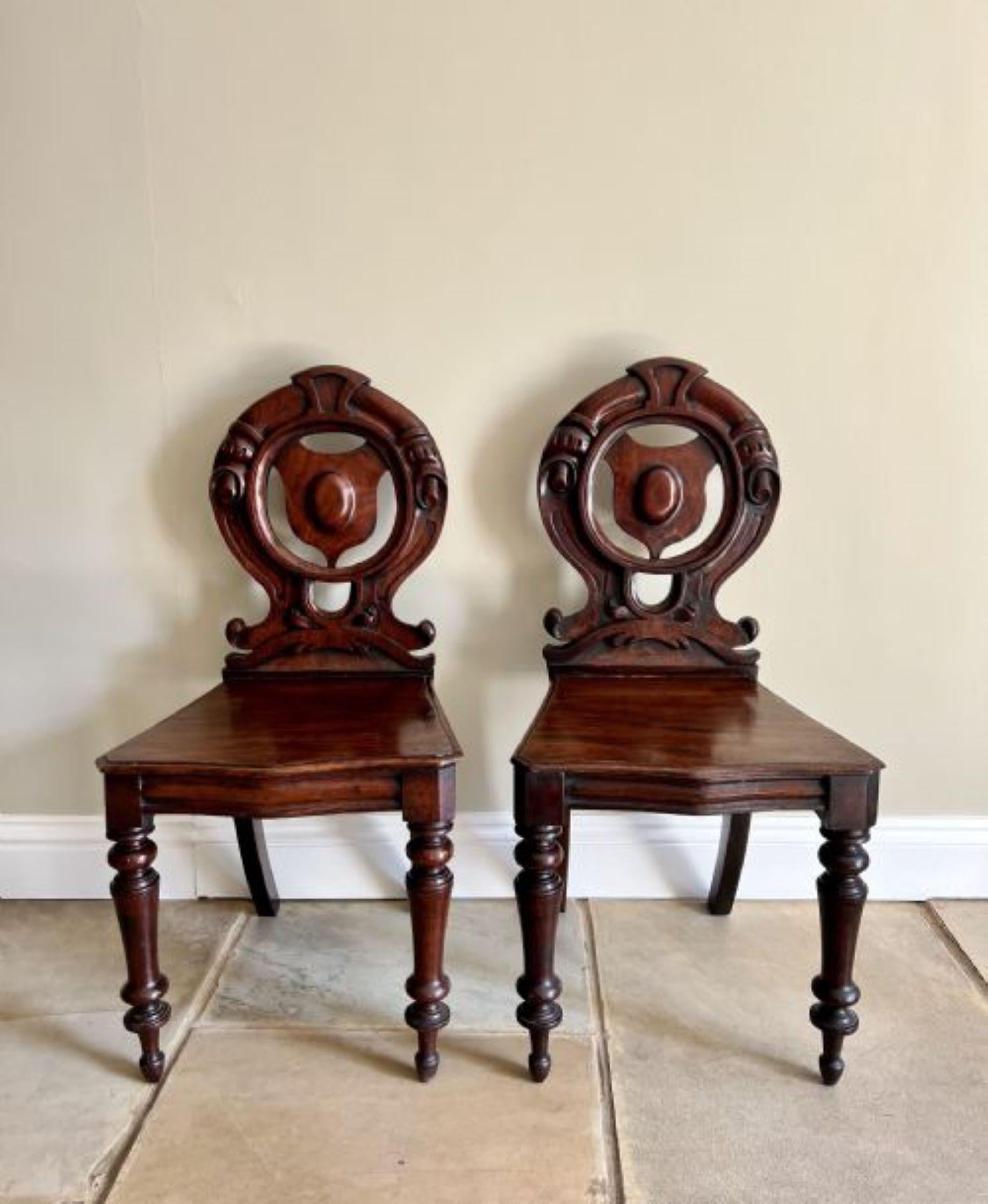 Quality pair of antique Victorian quality carved mahogany hall chairs  In Good Condition For Sale In Ipswich, GB