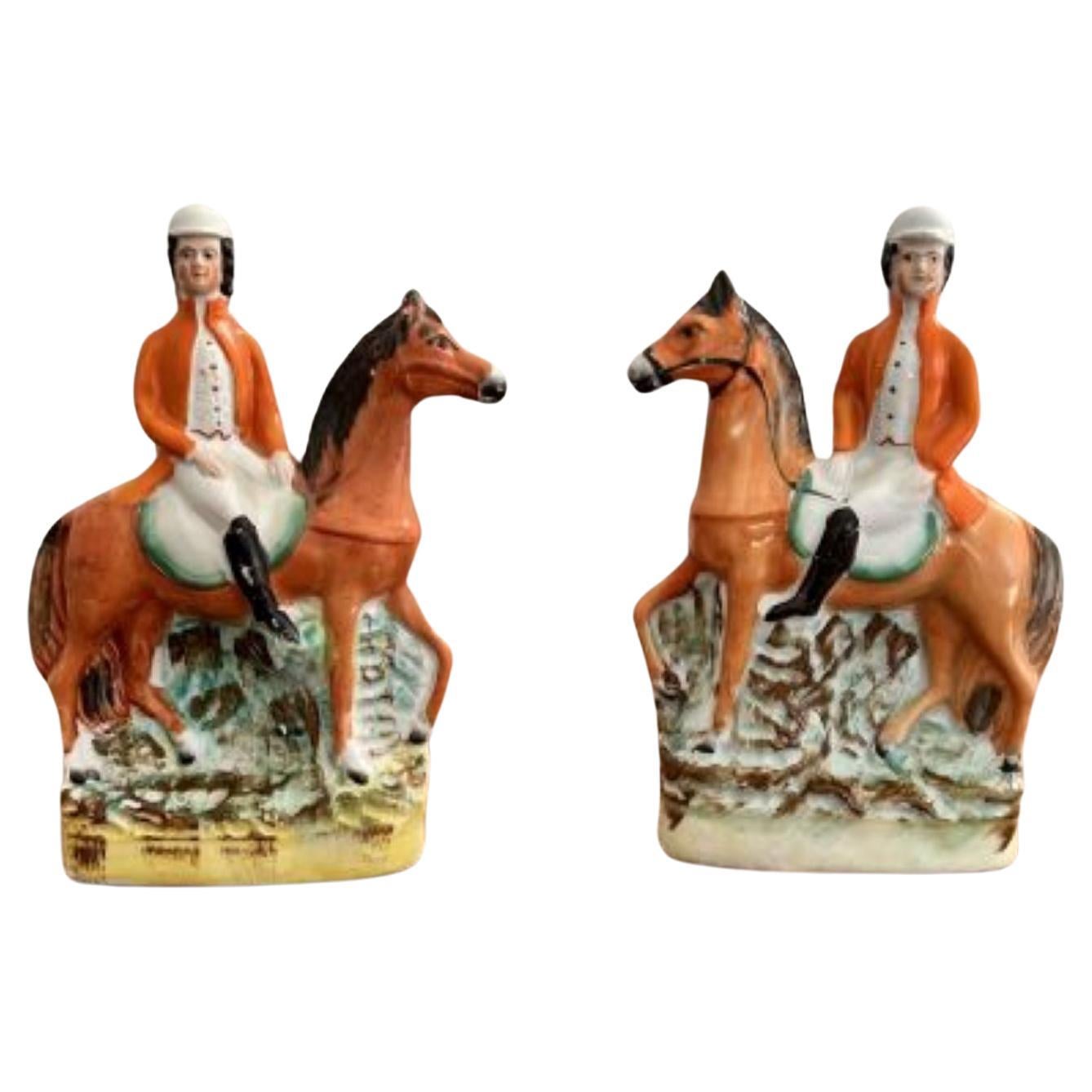 Paar antike viktorianische Staffordshire-Figuren in Qualität  im Angebot