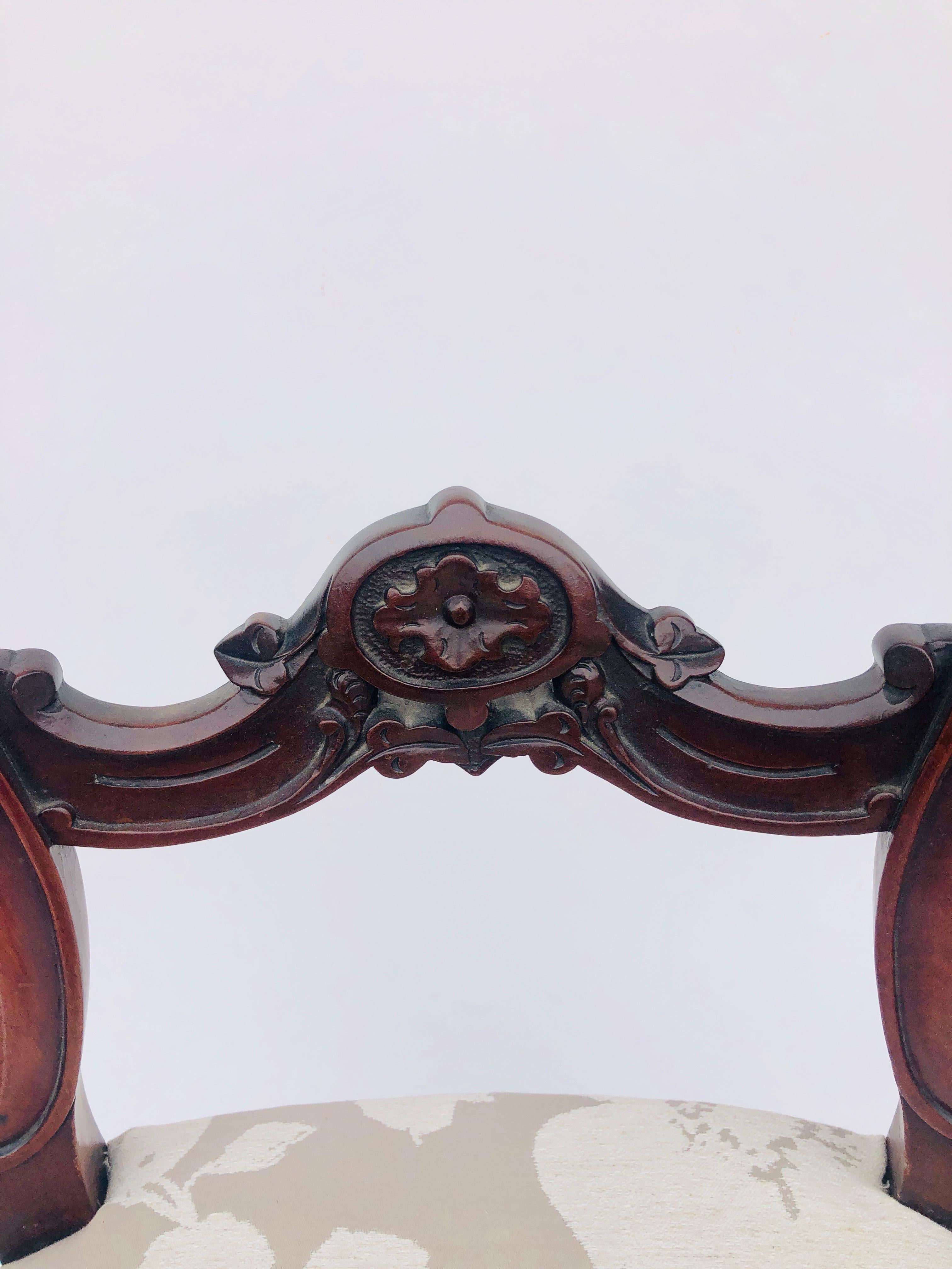 Carved Quality Pair of Antique Victorian Walnut Cabriole Legged Side Chairs