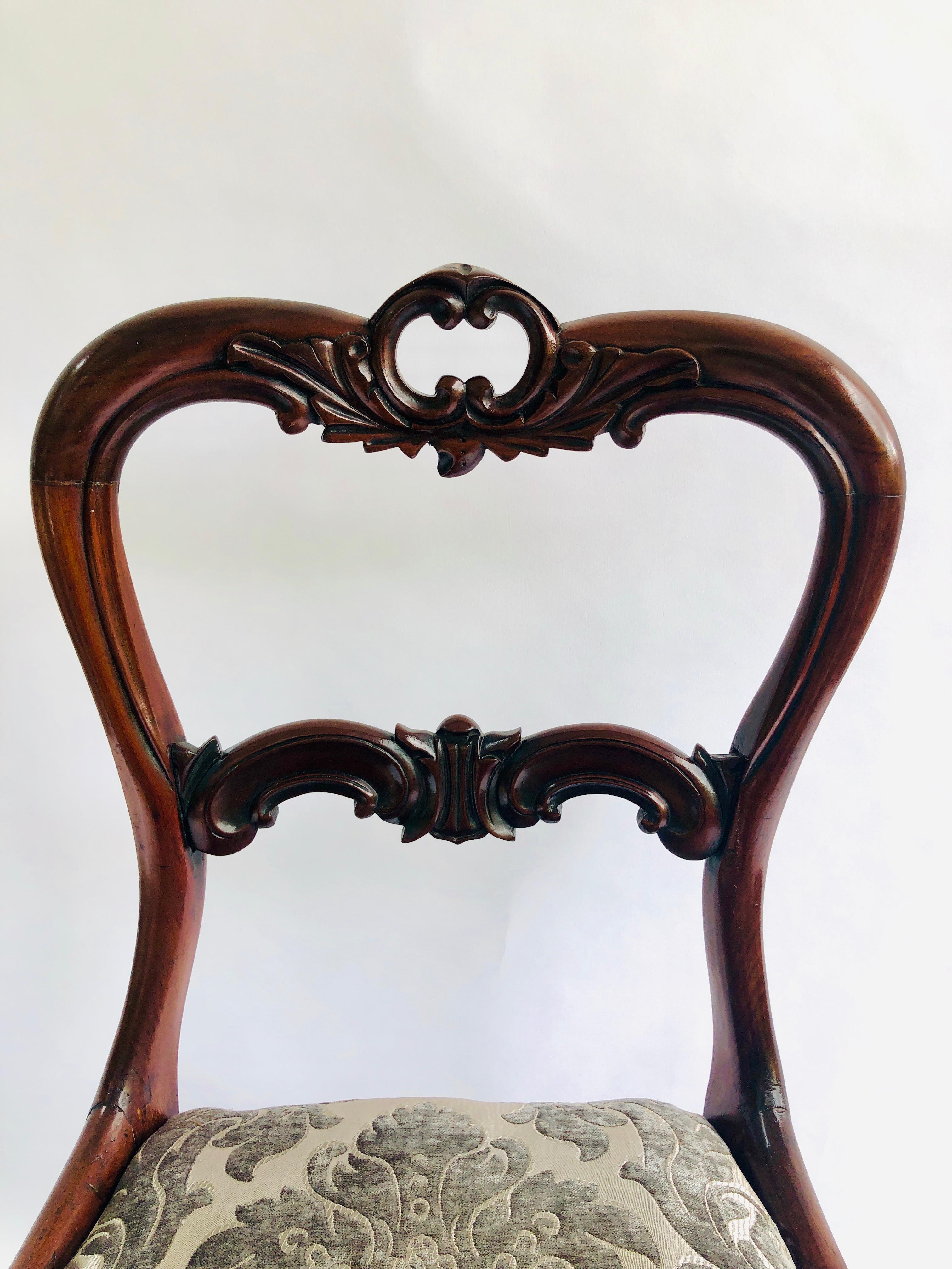 Quality Pair of Antique William IV Carved Hardwood Side/Desk Chairs, circa 1830 In Excellent Condition For Sale In Suffolk, GB
