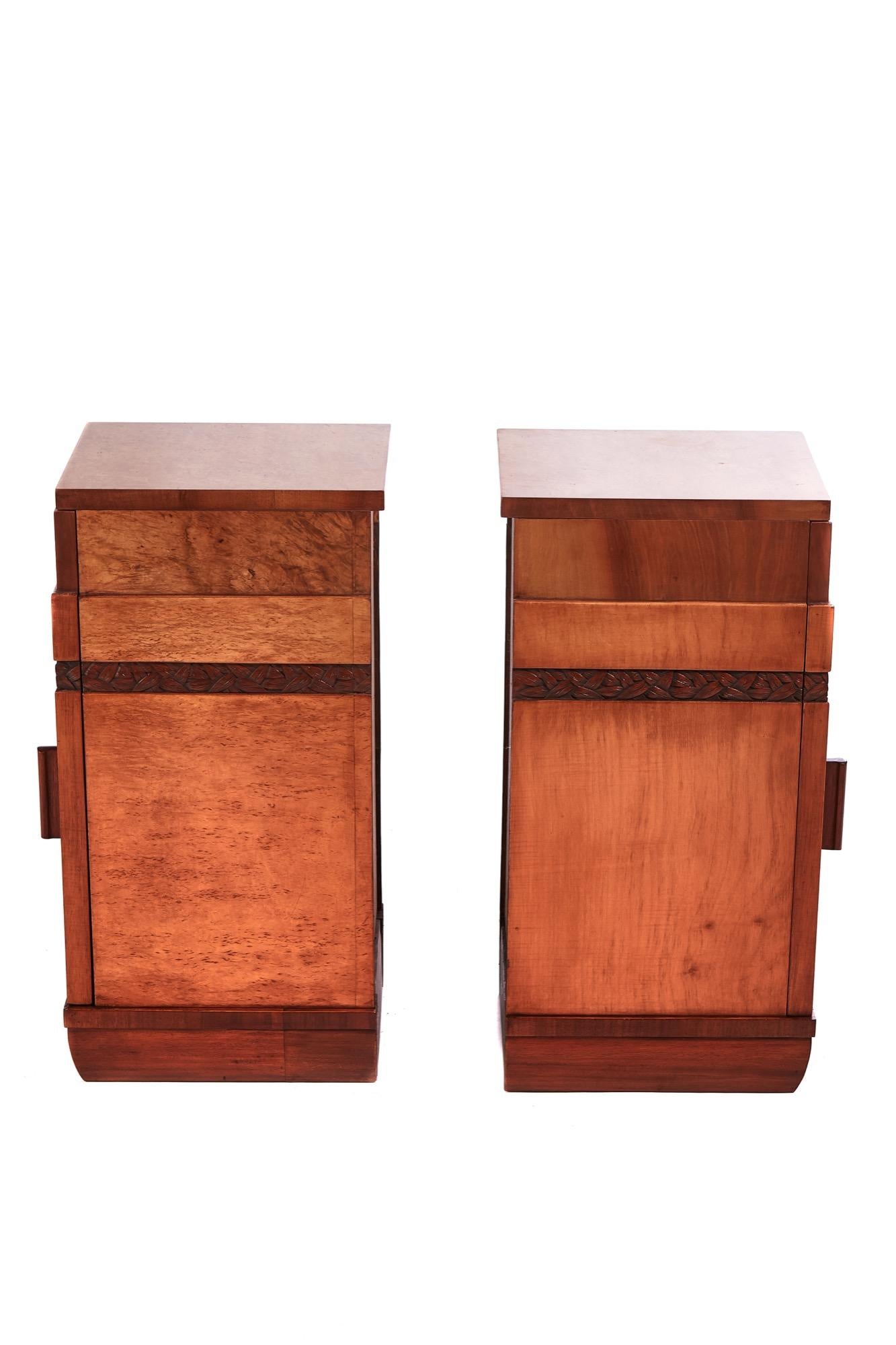 20th Century Quality Pair of Art Deco Bird’s-Eye Maple Bedside Cabinets