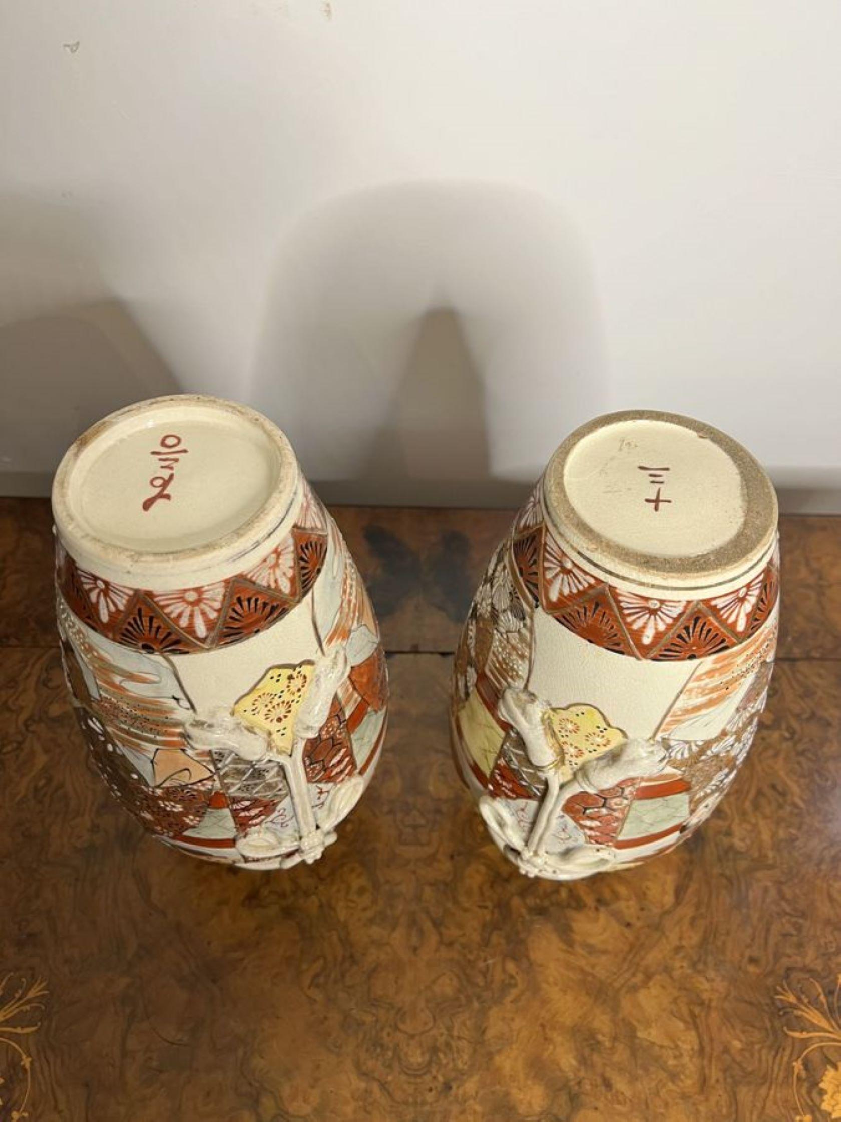 Quality pair of large antique Satsuma vases In Good Condition For Sale In Ipswich, GB