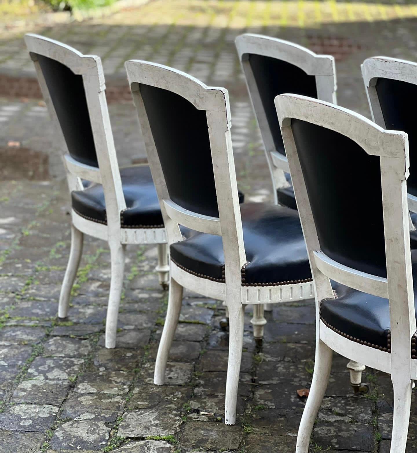 Ensemble de qualité 6 chaises de salle à manger françaises en vente 12