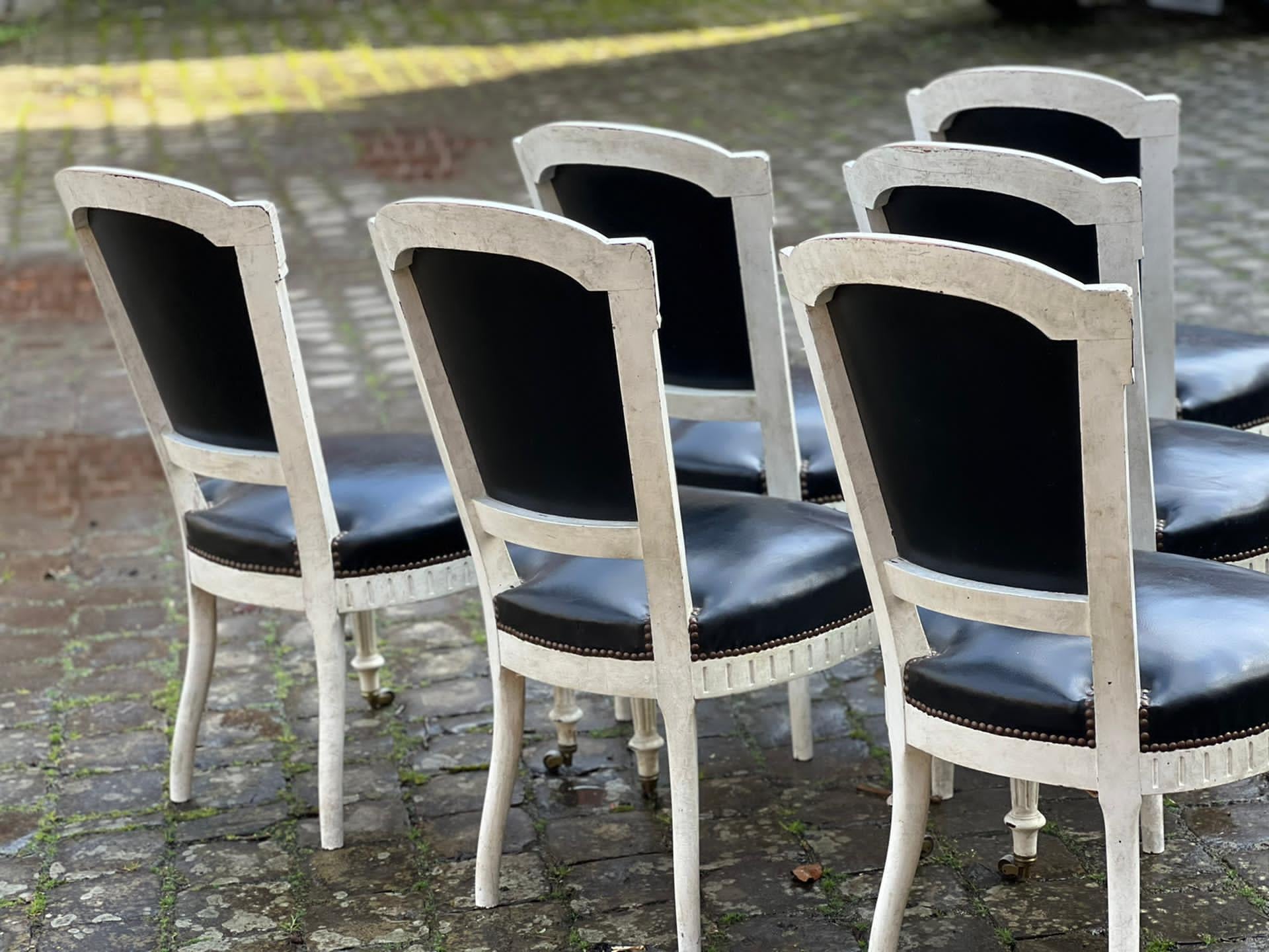 Ensemble de qualité 6 chaises de salle à manger françaises en vente 13