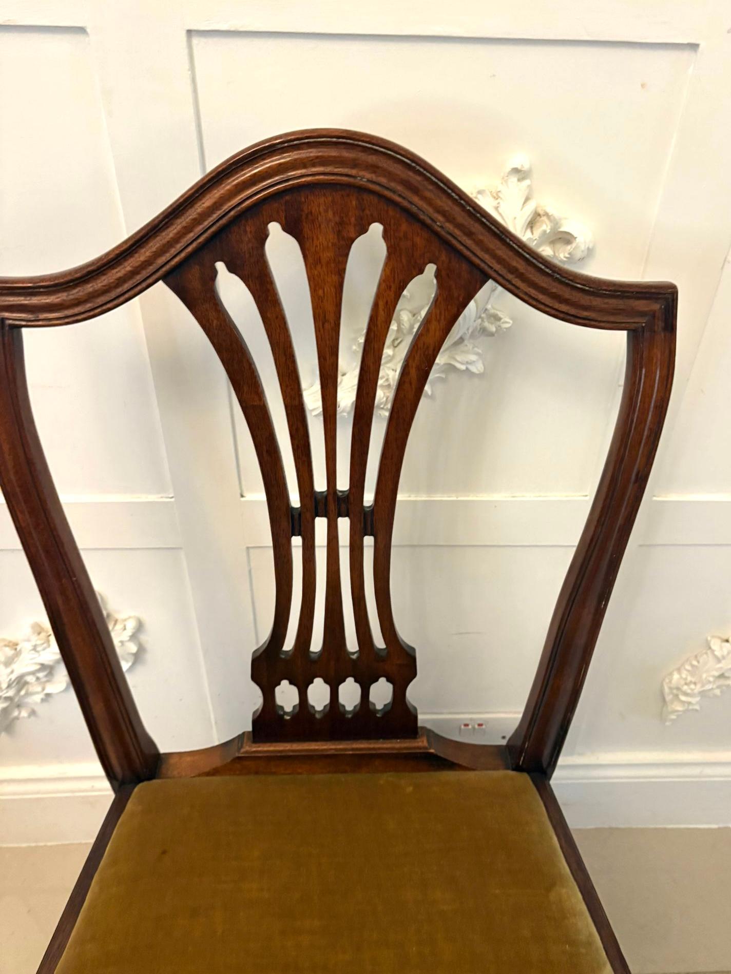 Quality Set of 12 Antique Mahogany Hepplewhite Style Dining Chairs im Angebot 4