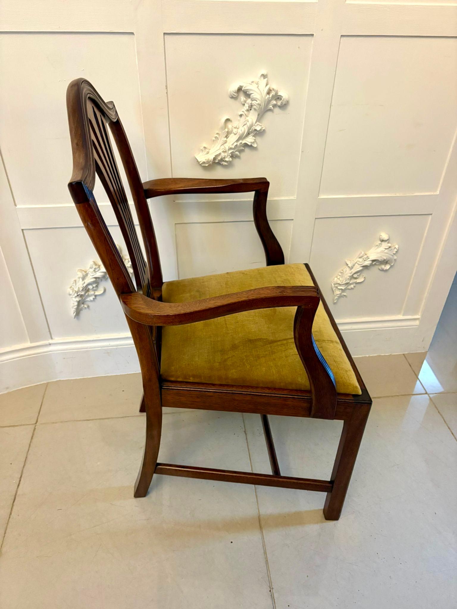 Quality Set of 12 Antique Mahogany Hepplewhite Style Dining Chairs (Englisch) im Angebot