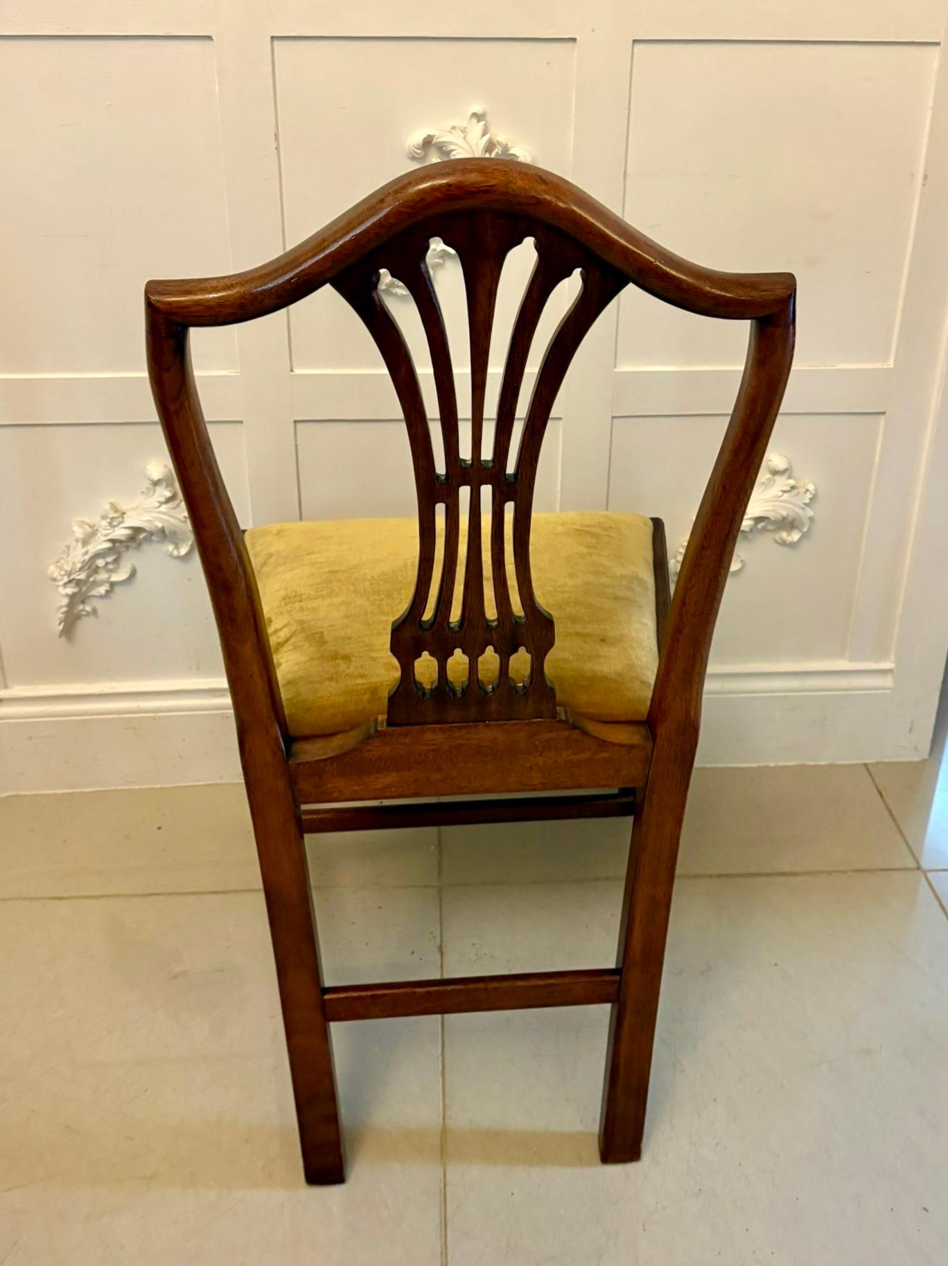 Quality Set of 12 Antique Mahogany Hepplewhite Style Dining Chairs im Zustand „Gut“ im Angebot in Suffolk, GB