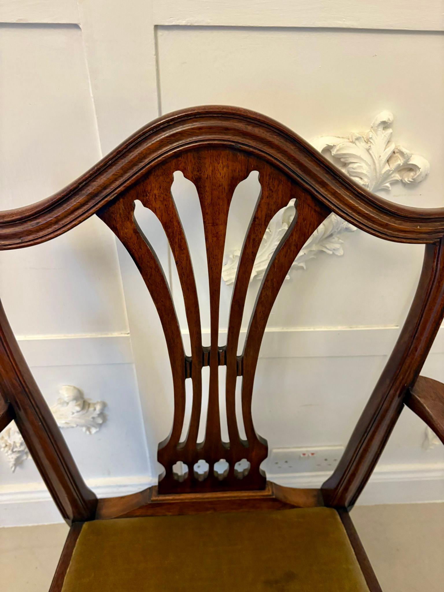 Quality Set of 12 Antique Mahogany Hepplewhite Style Dining Chairs im Angebot 1