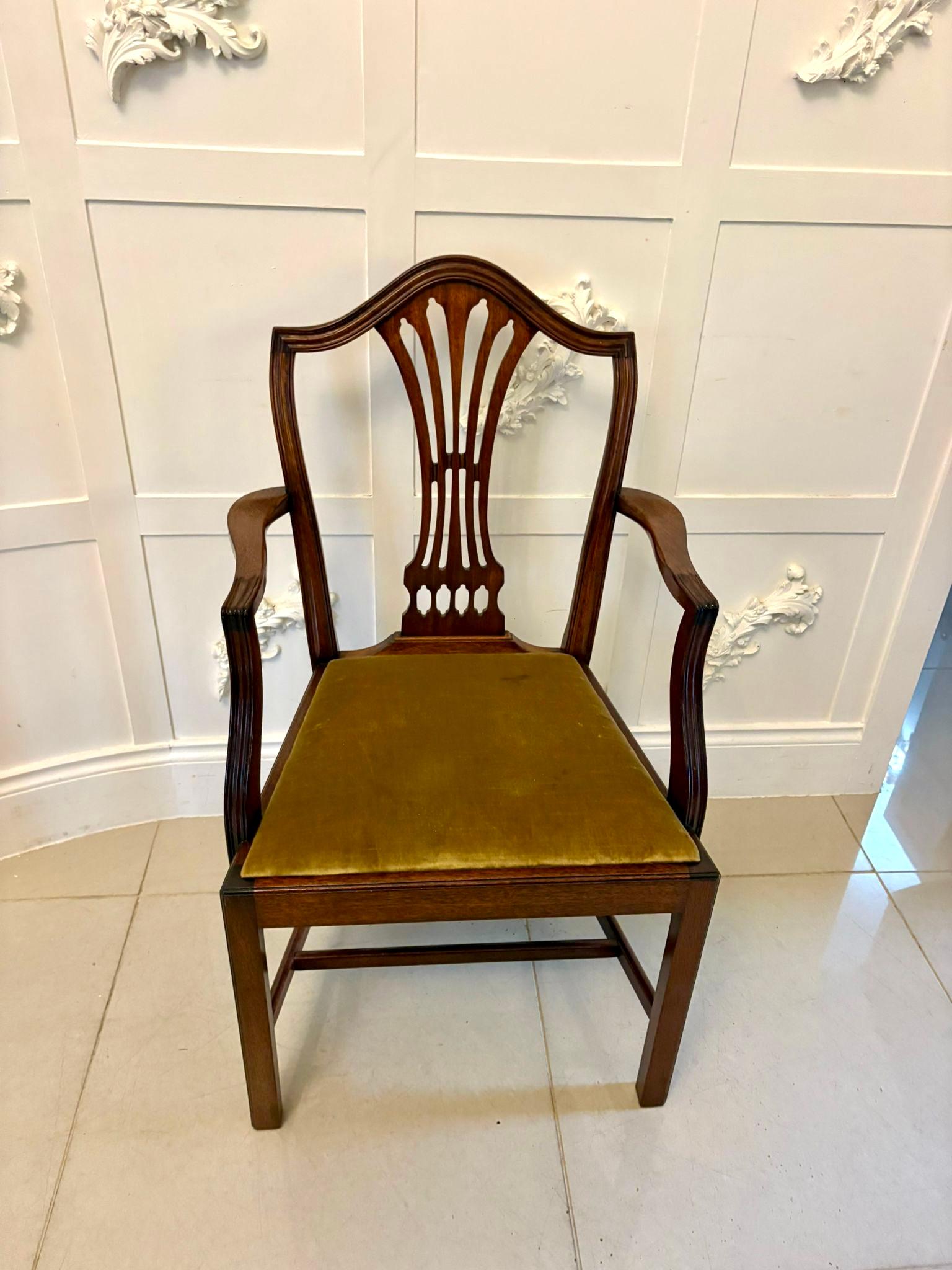 Quality Set of 12 Antique Mahogany Hepplewhite Style Dining Chairs im Angebot 3