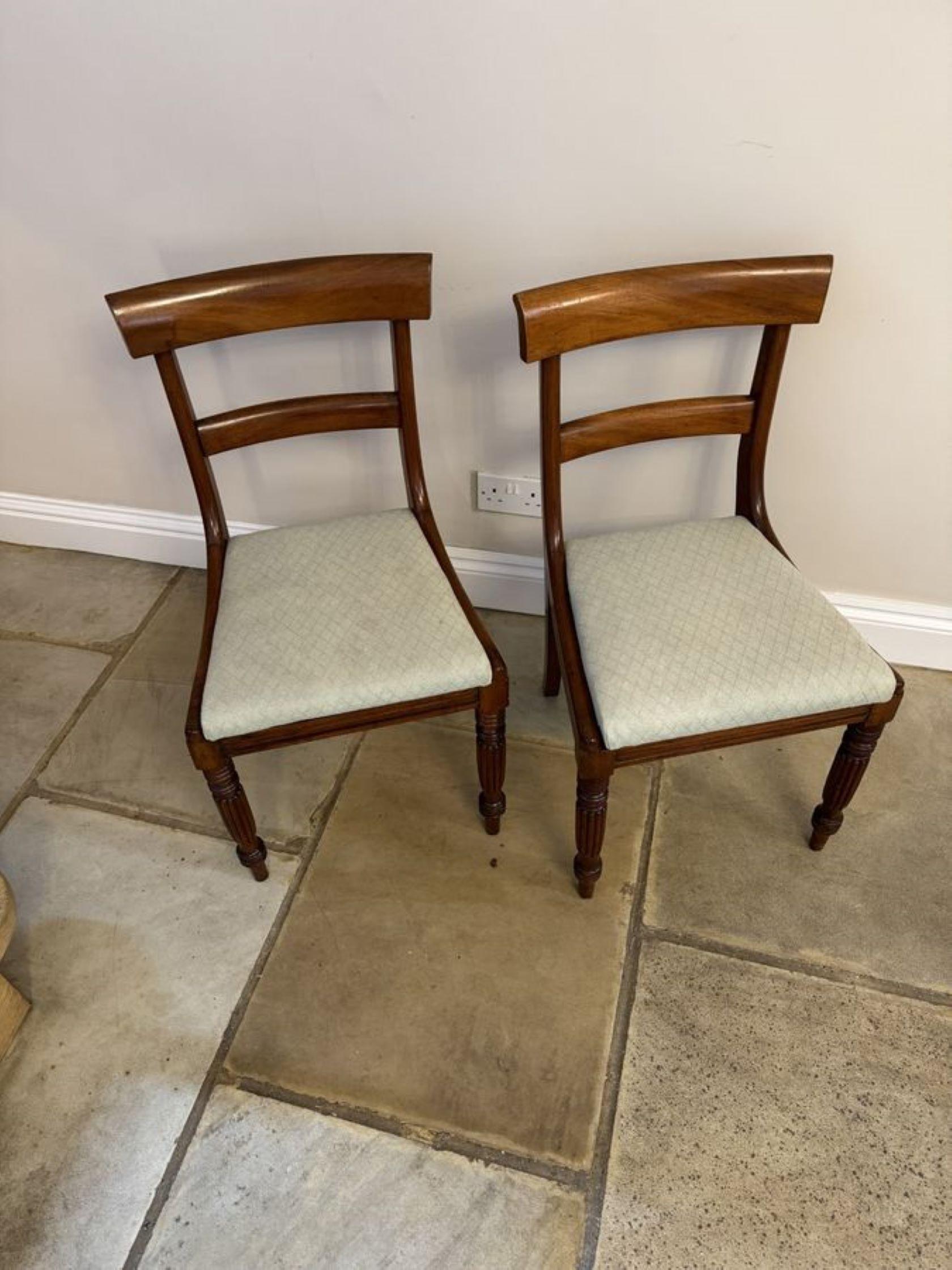 Ensemble de qualité de six chaises de salle à manger Regency en acajou ancien  en vente 2