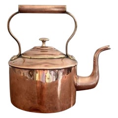 Petite théière ancienne en cuivre George III de qualité