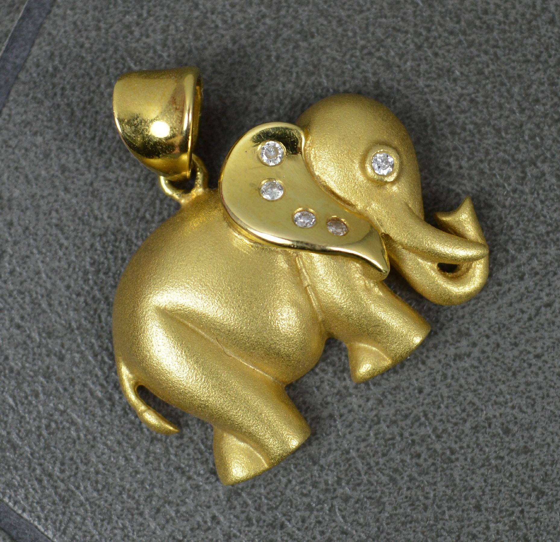 Elefantenanhänger aus massivem 18 Karat Gold und Diamanten im Zustand „Hervorragend“ im Angebot in St Helens, GB