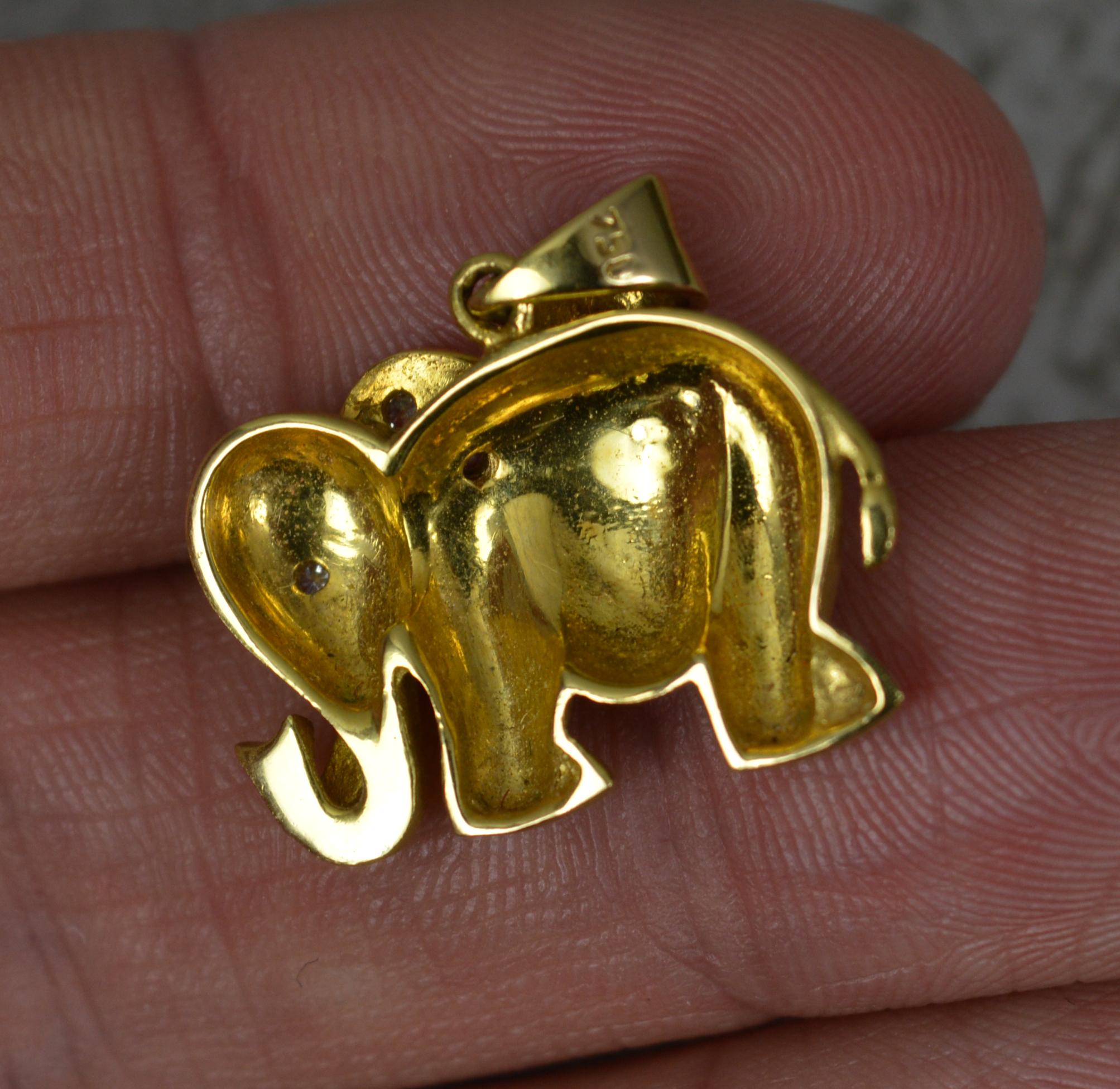 Quality Solid 18 Carat Gold and Diamond Elephant Pendant In Excellent Condition For Sale In St Helens, GB