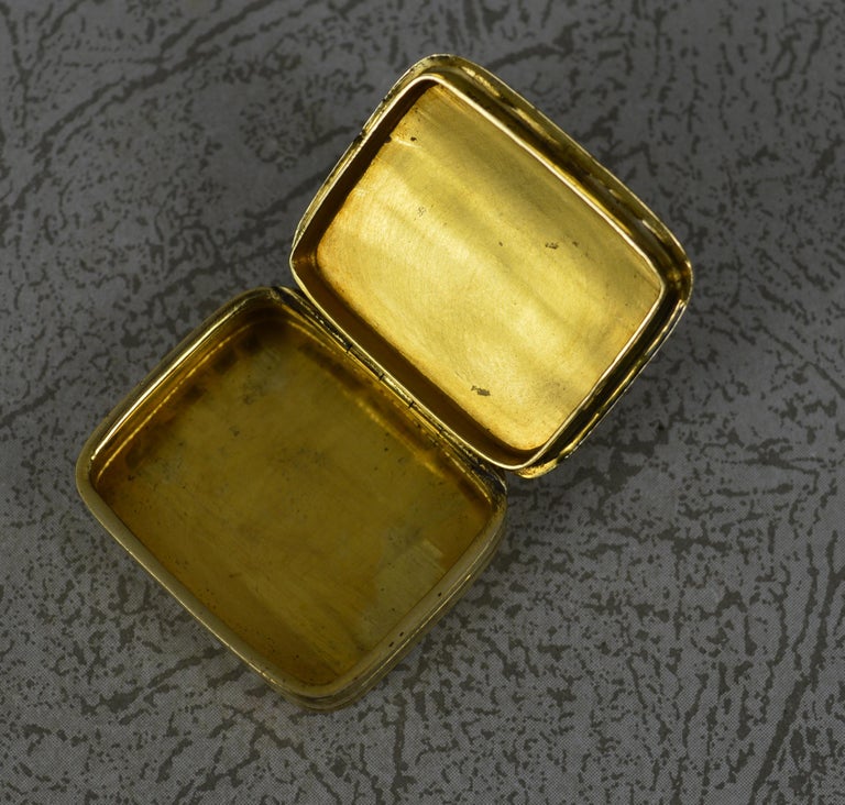 Quality Solid 18 Carat Yellow Gold Rectangular Pill Box For Sale at 1stDibs