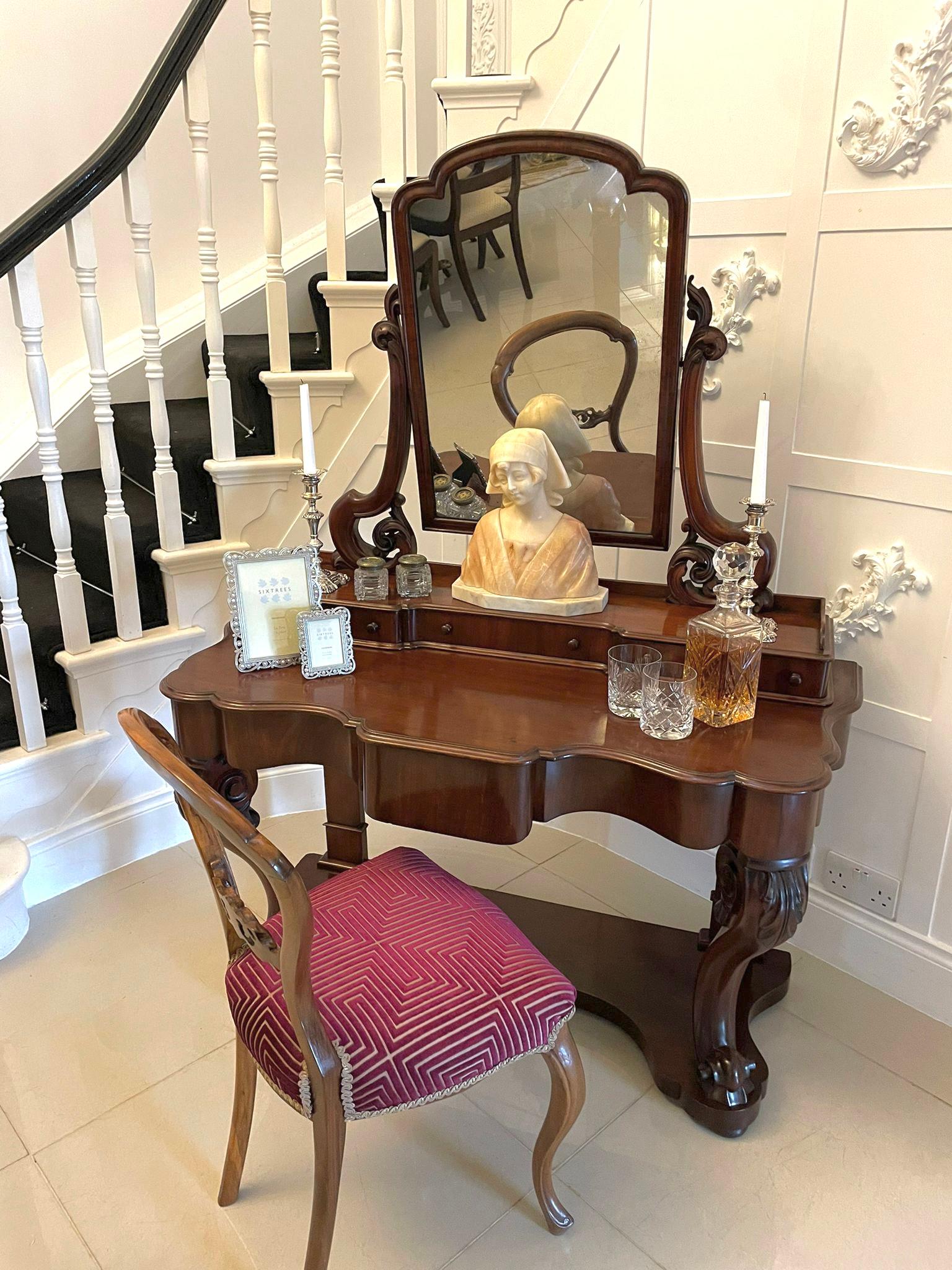 English Quality Victorian Antique Carved Mahogany Dressing Table For Sale