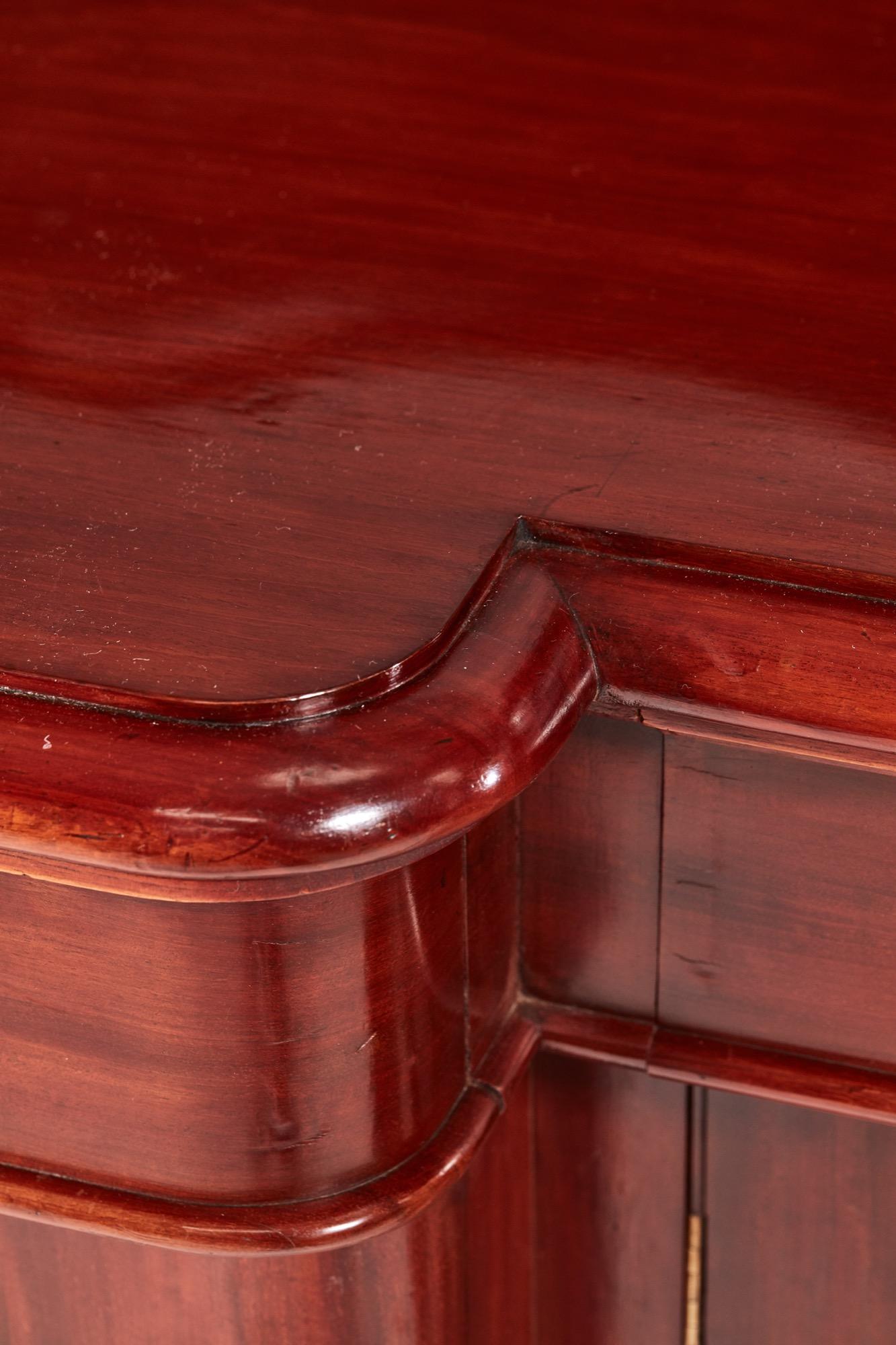 Quality Victorian Carved Mahogany Sideboard In Excellent Condition For Sale In Stutton, GB