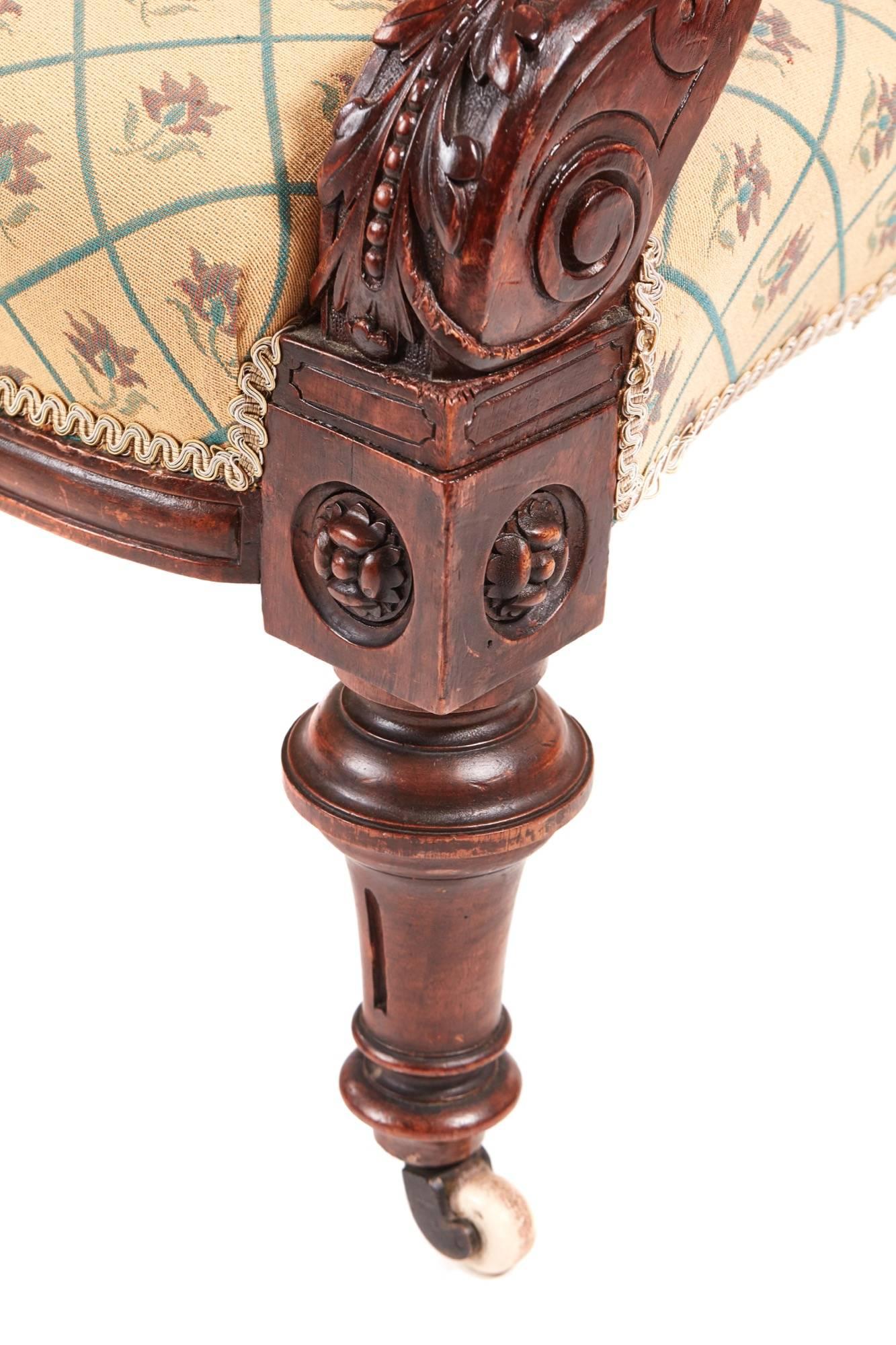 Quality Victorian Carved Walnut Turned Leg Armchair In Excellent Condition For Sale In Stutton, GB