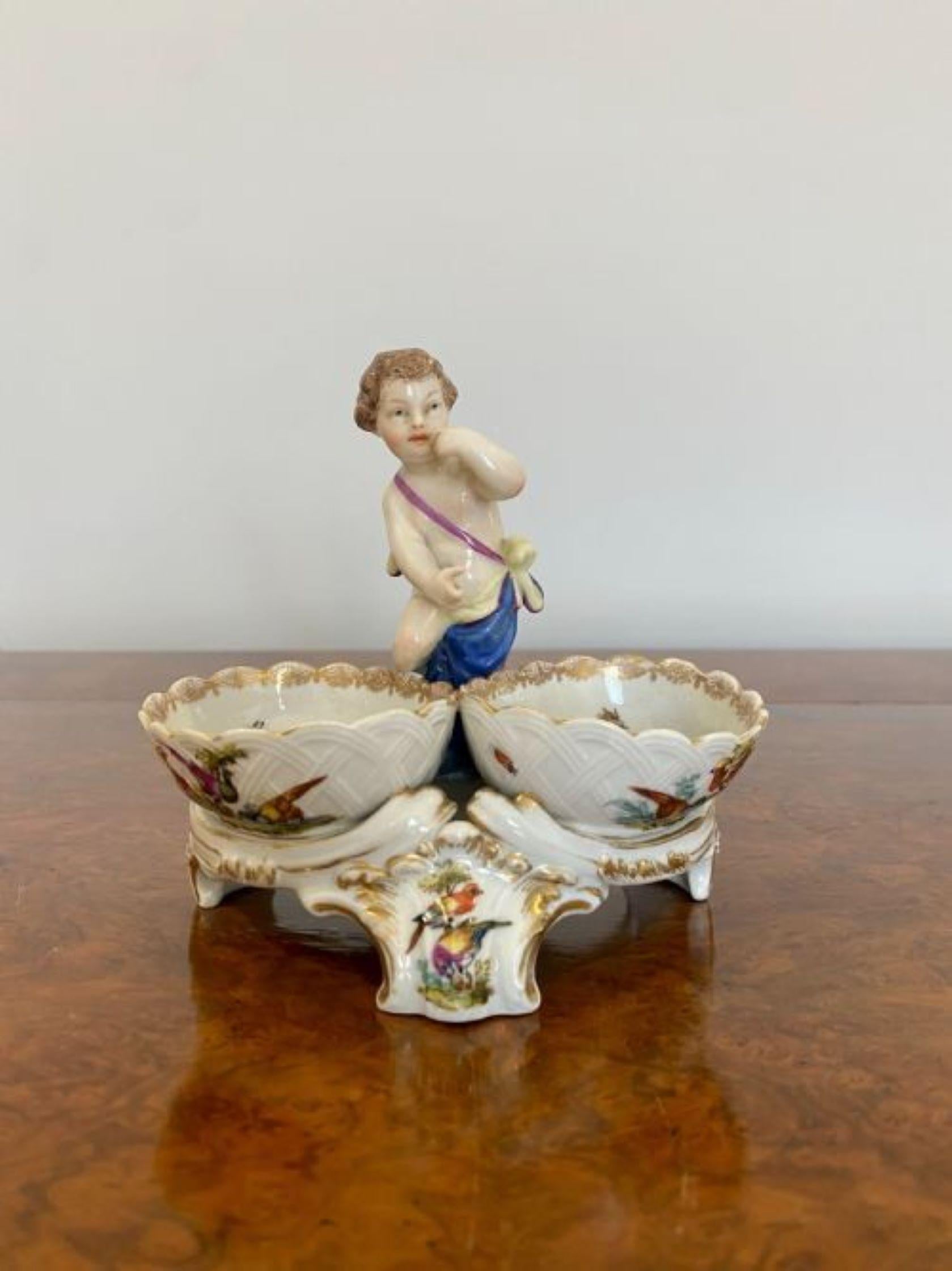 Quality Victorian Continental Porcelain Group Salt & Pepper Holder In Good Condition For Sale In Ipswich, GB