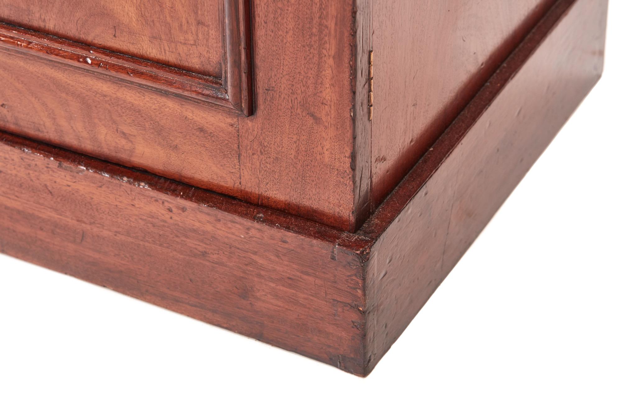 Quality Victorian Mahogany Bookcase For Sale 1