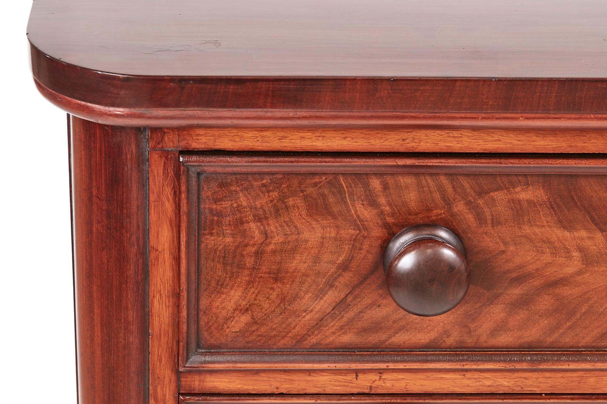 mahogany chests of drawers