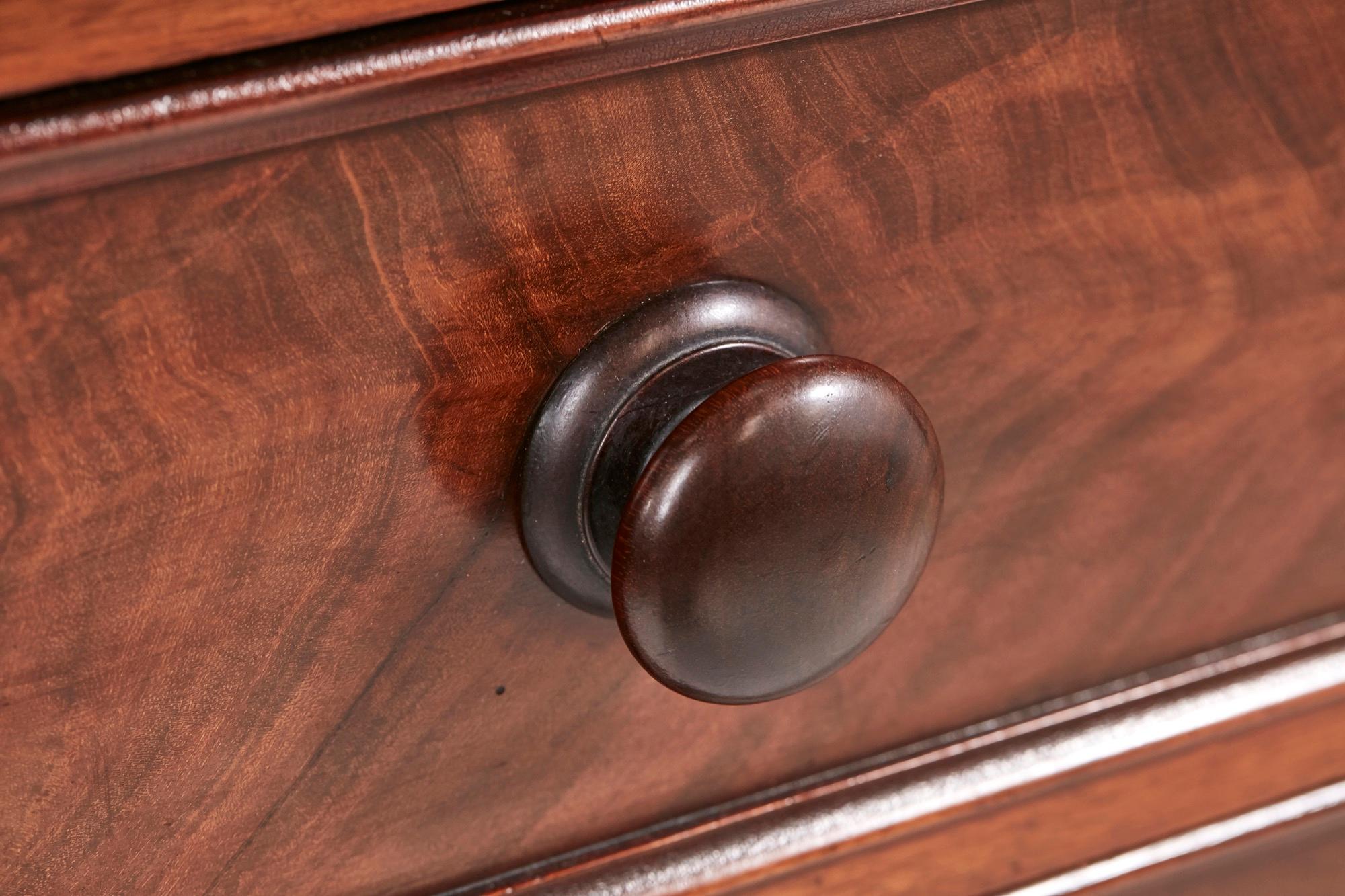 19th Century Quality Victorian Mahogany Chest of Drawers For Sale