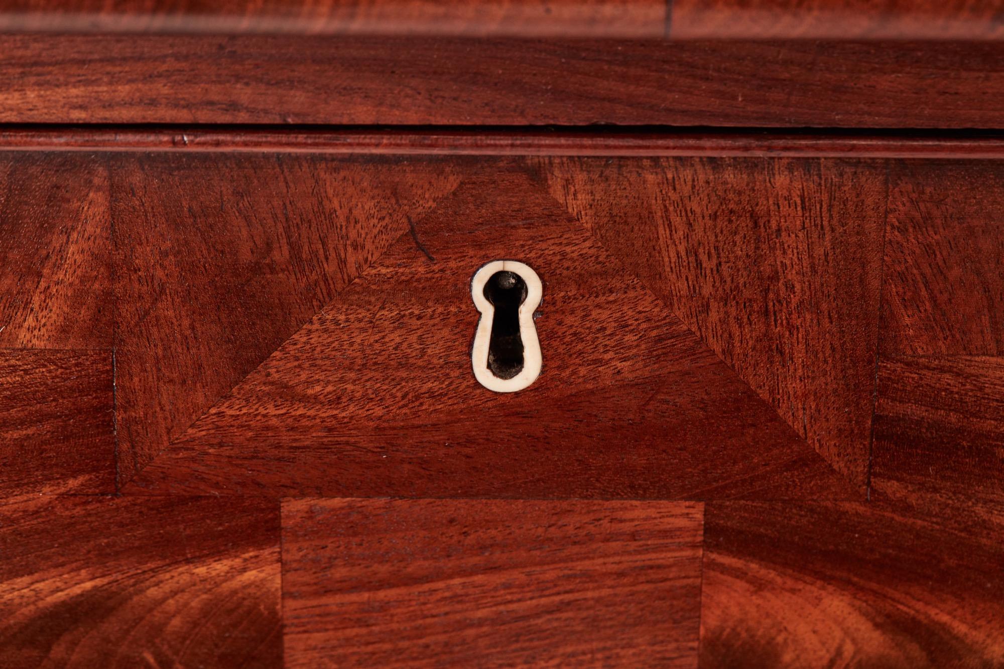 Quality Victorian Mahogany Chest of Drawers For Sale 4