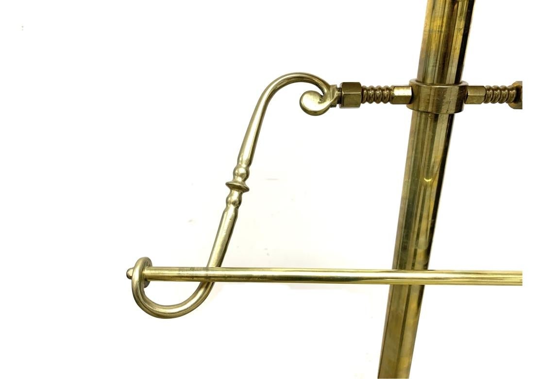 Hollywood Regency Quality Vintage Brass Valet in vendita
